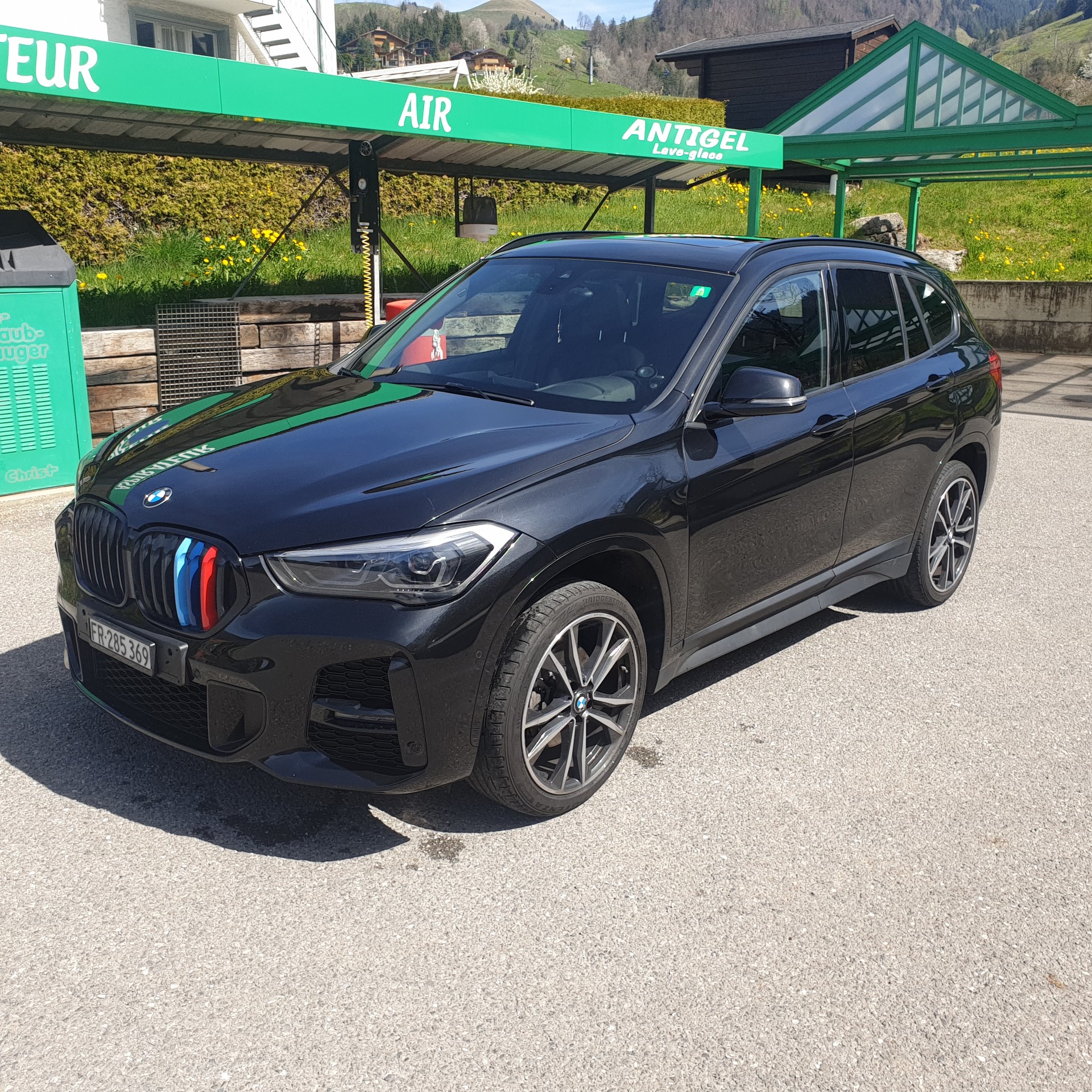 BMW 18d xDrive-image-0