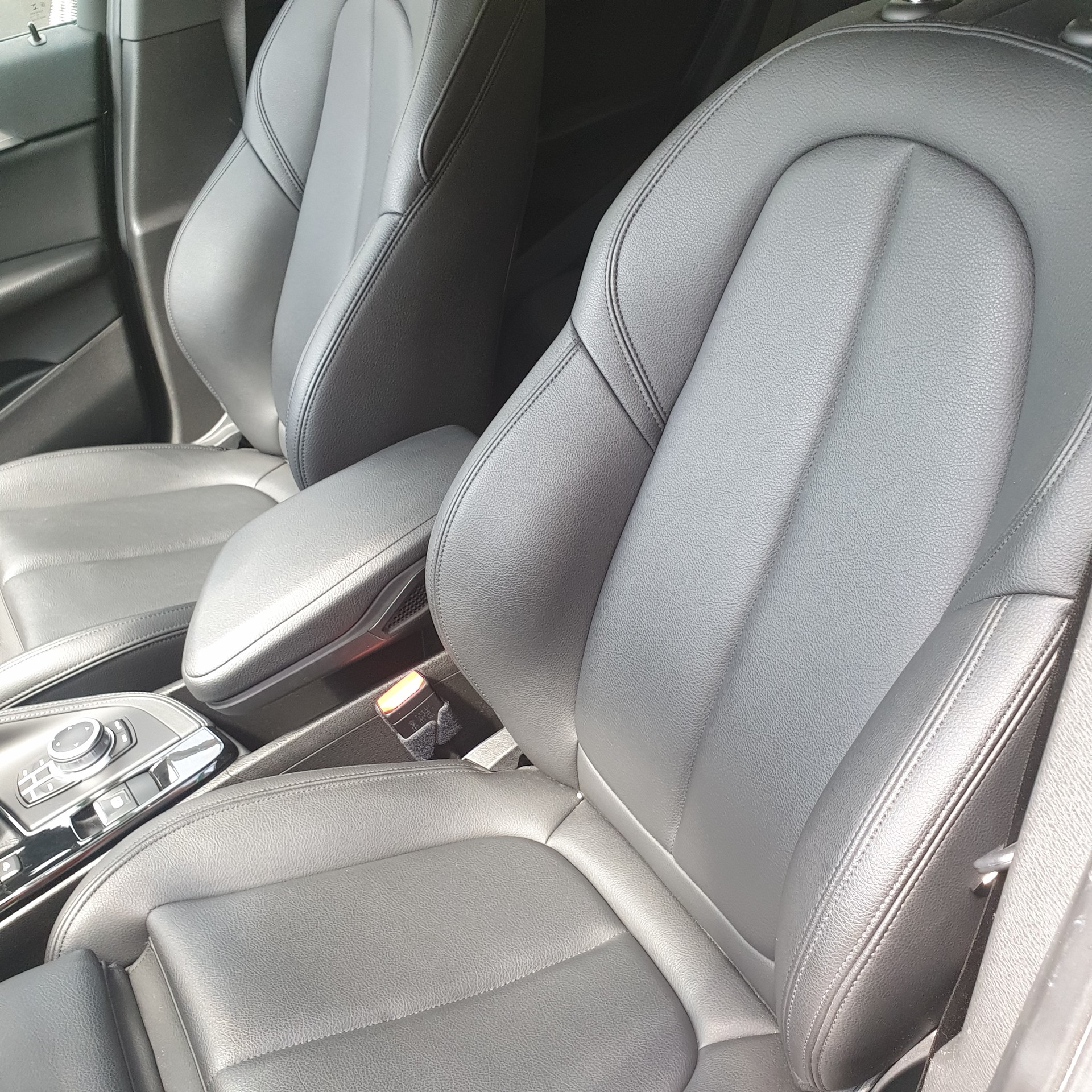 BMW 18d xDrive-image-9
