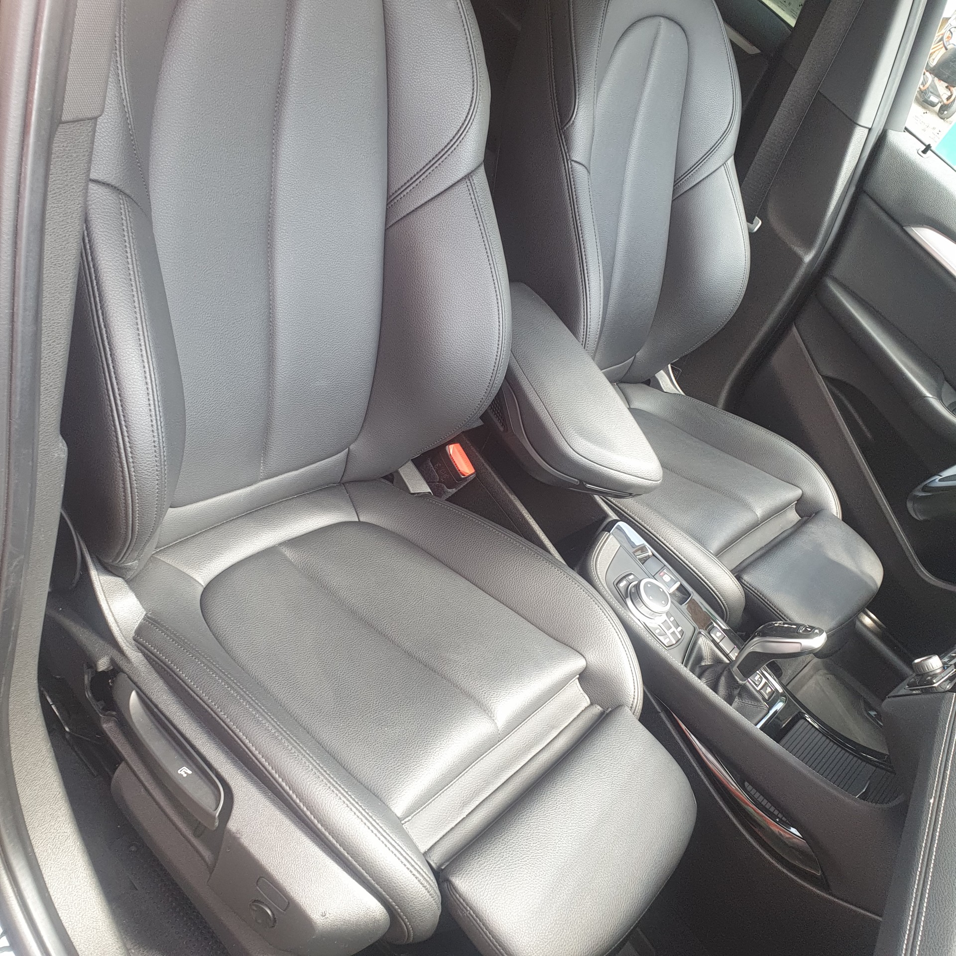 BMW 18d xDrive-image-7