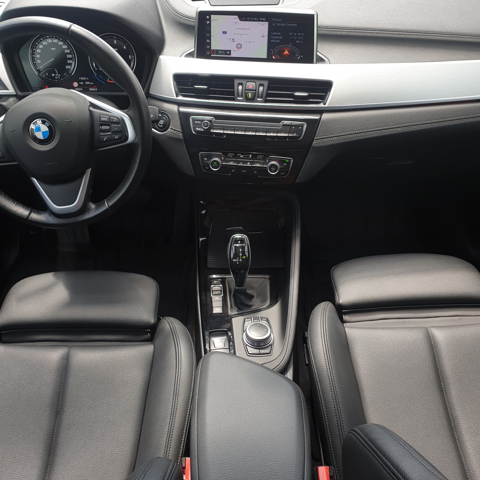 BMW 18d xDrive-image-12