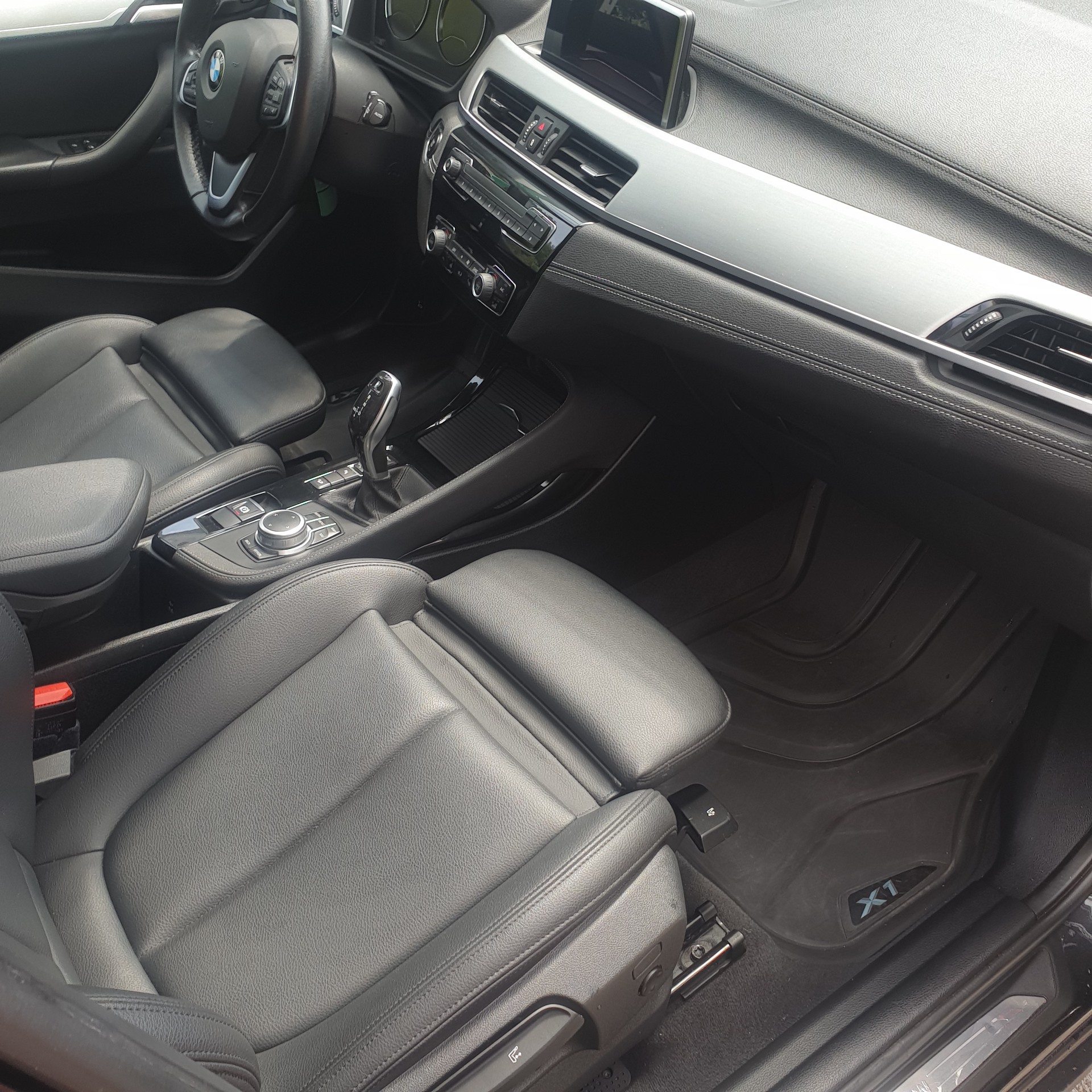 BMW 18d xDrive-image-6