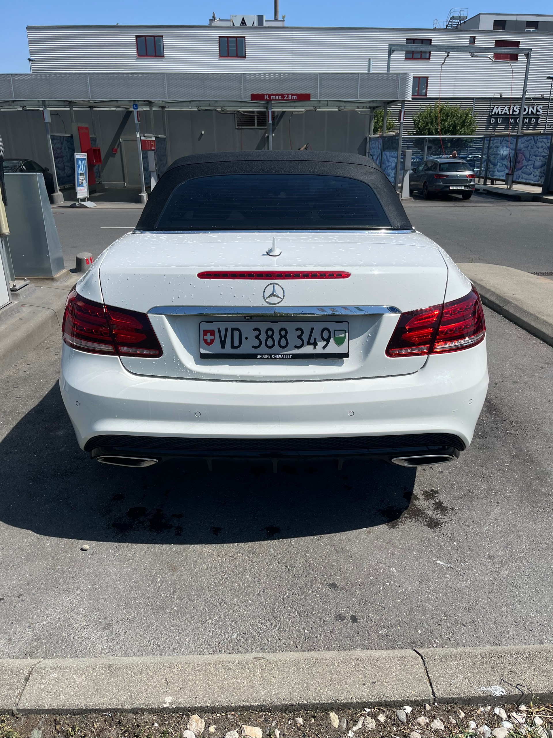 MERCEDES-BENZ E 220-image-2