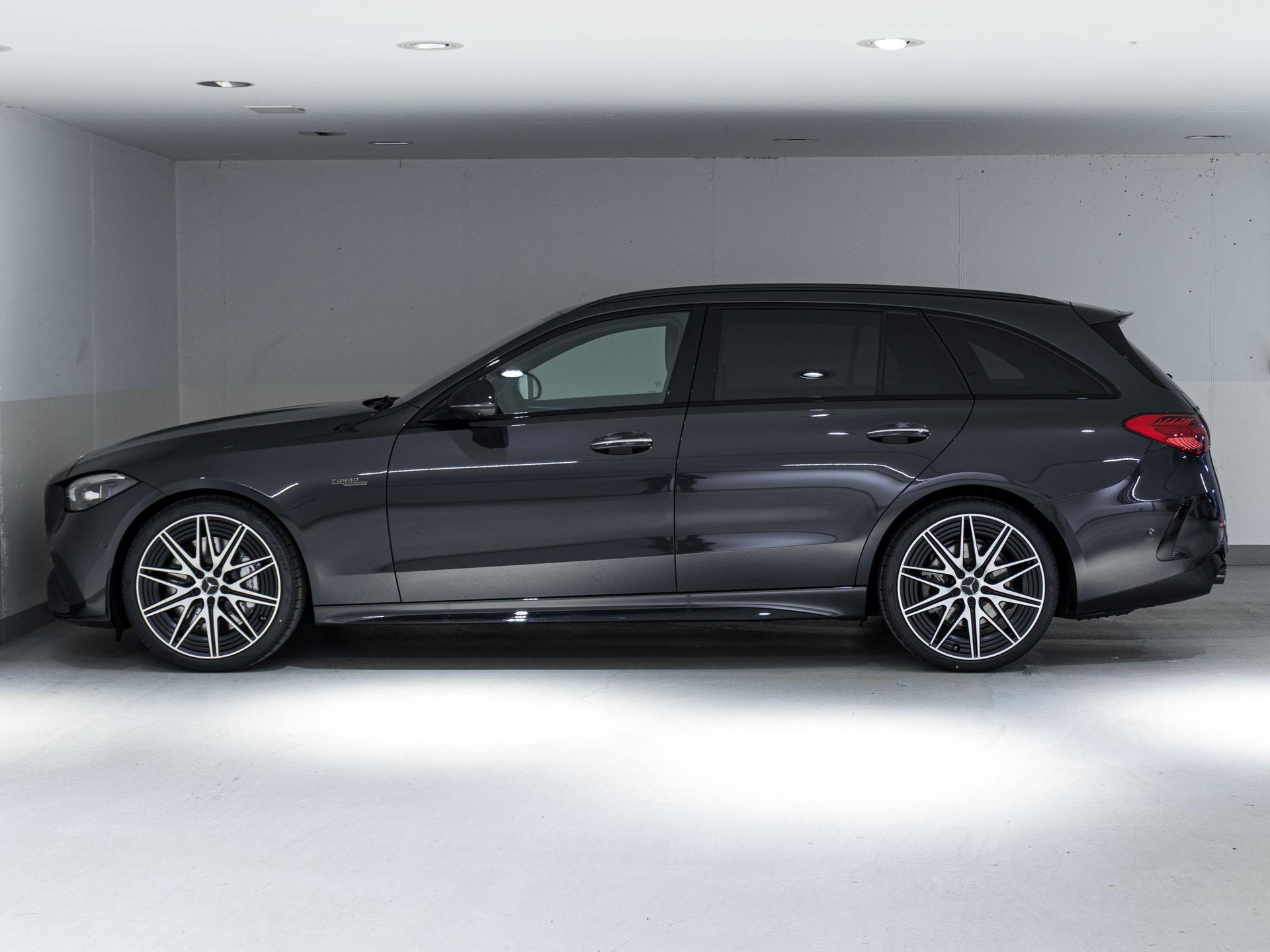 MERCEDES-BENZ C 43 AMG 4MATIC T-Modell "Executive Edition"-image-4