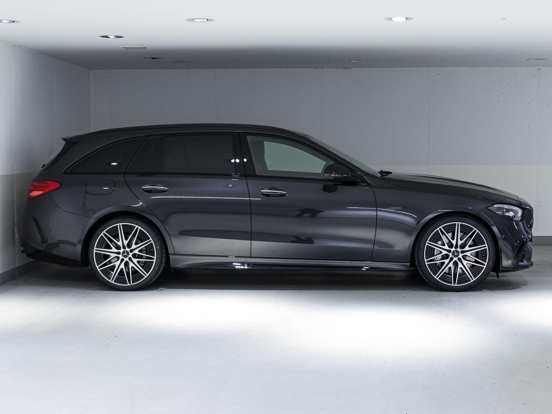 MERCEDES-BENZ C 43 AMG 4MATIC T-Modell "Executive Edition"-image-1