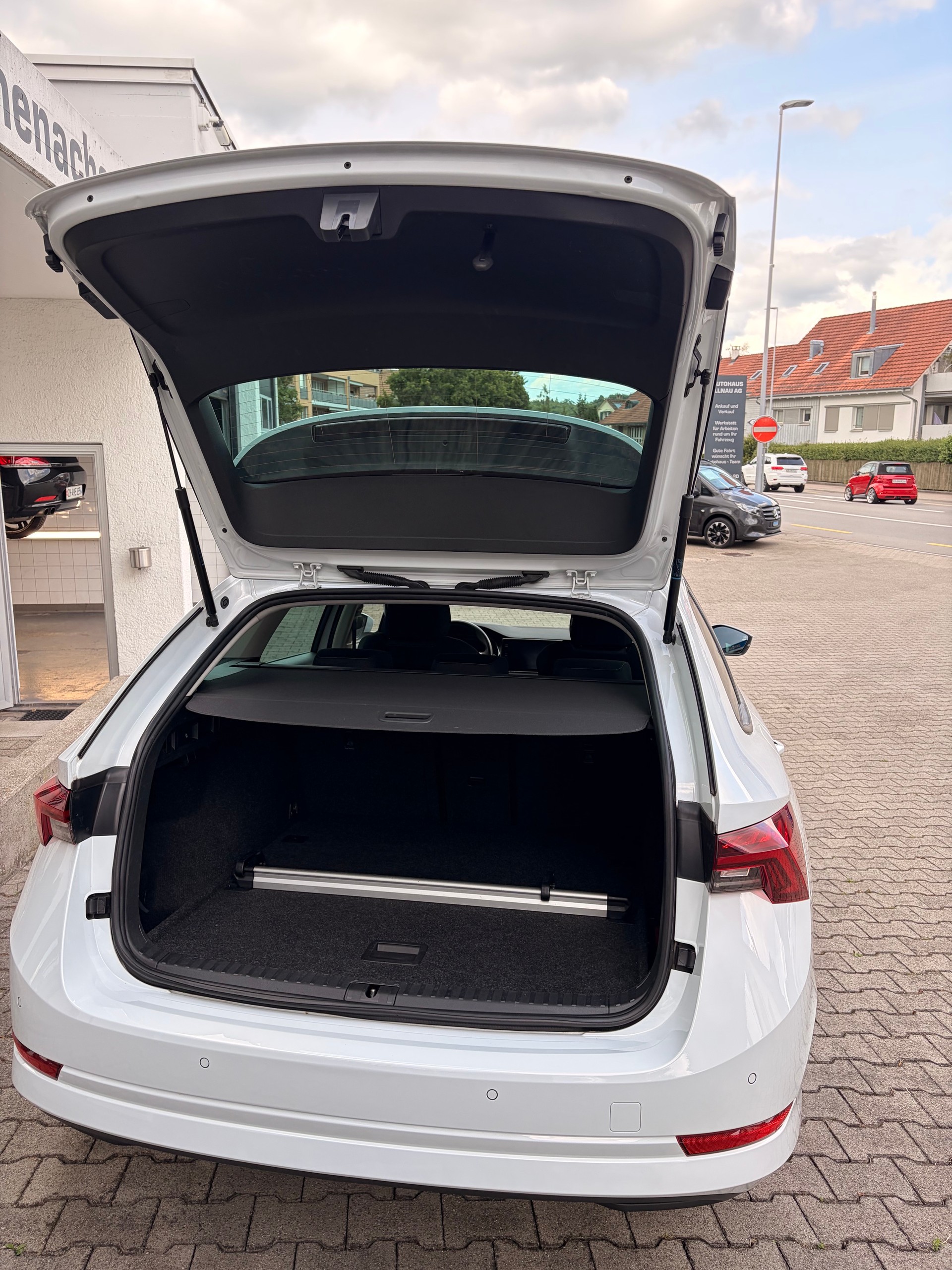 SKODA Octavia Combi 2.0 TSI Ambition DSG 4x4-image-6