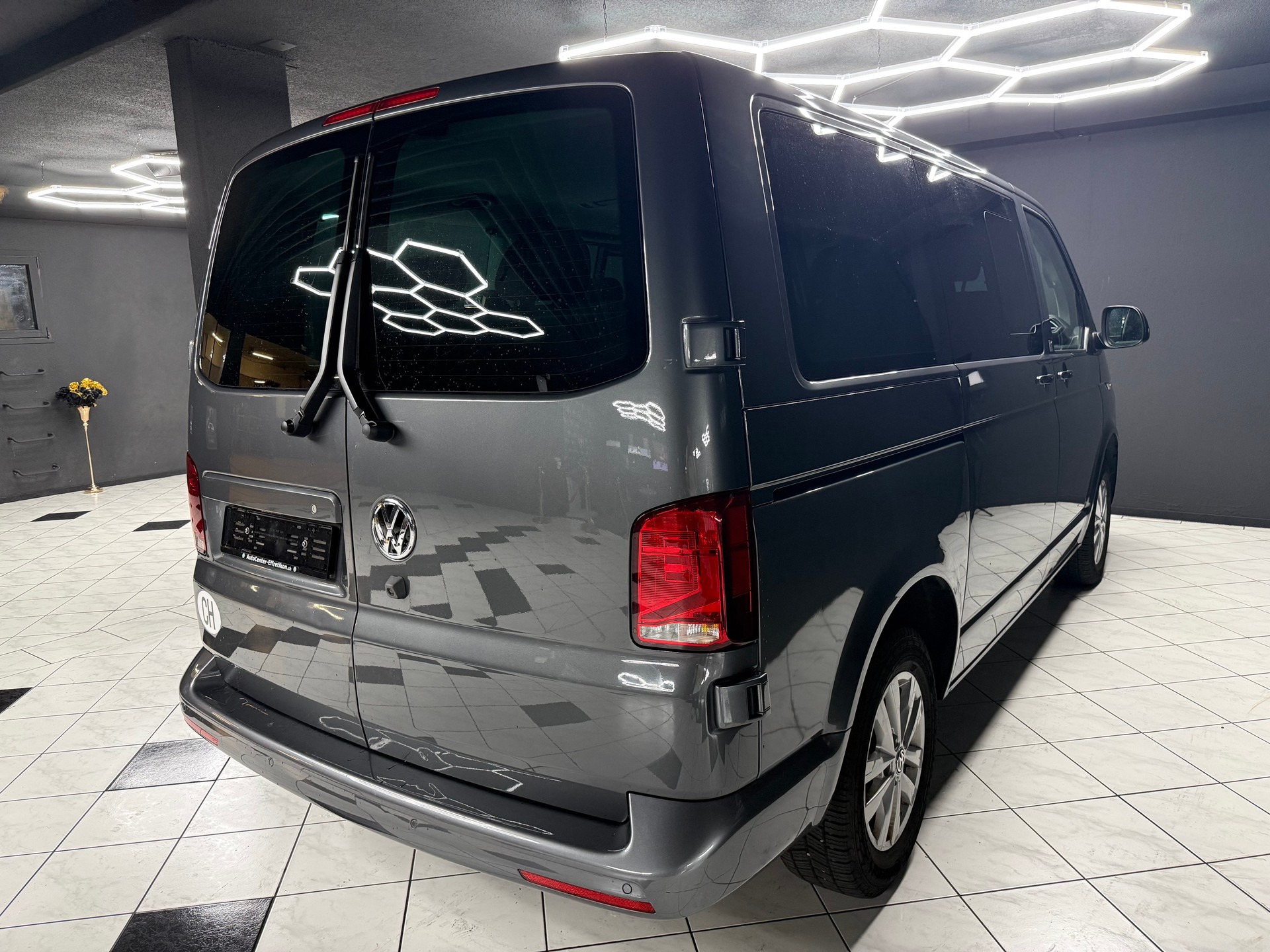 VW T6.1 2.0 TDI DSG-image-5