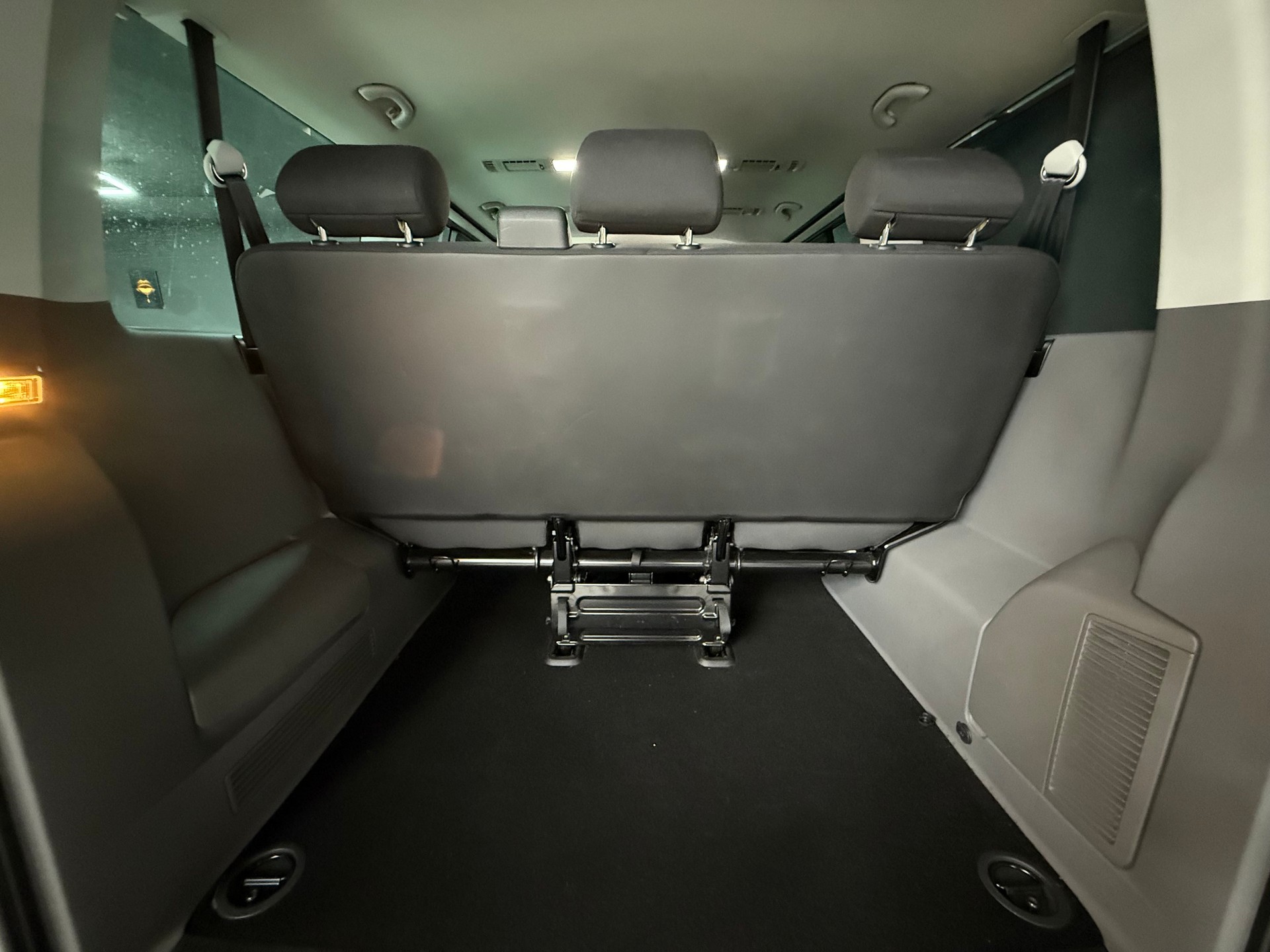 VW T6.1 2.0 TDI DSG-image-8