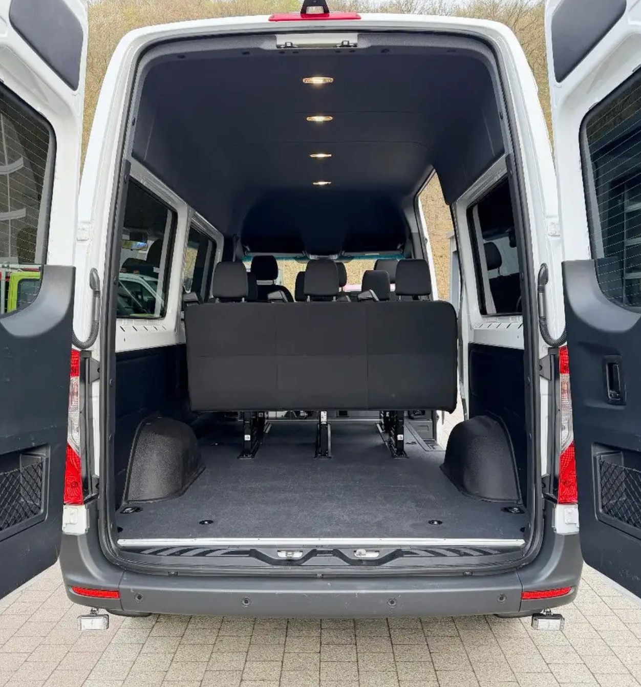 MERCEDES-BENZ Sprinter 317 CDI Standard 9G-TRONIC / 9-Plätzer / Klima-image-8