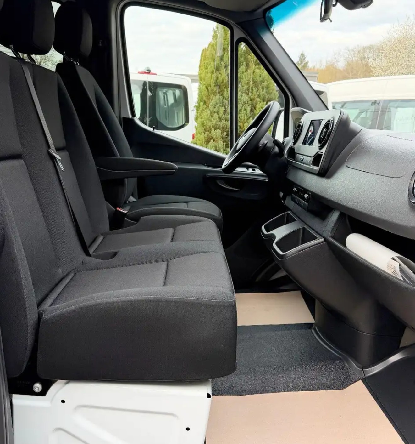 MERCEDES-BENZ Sprinter 317 CDI Standard 9G-TRONIC / 9-Plätzer / Klima-image-6