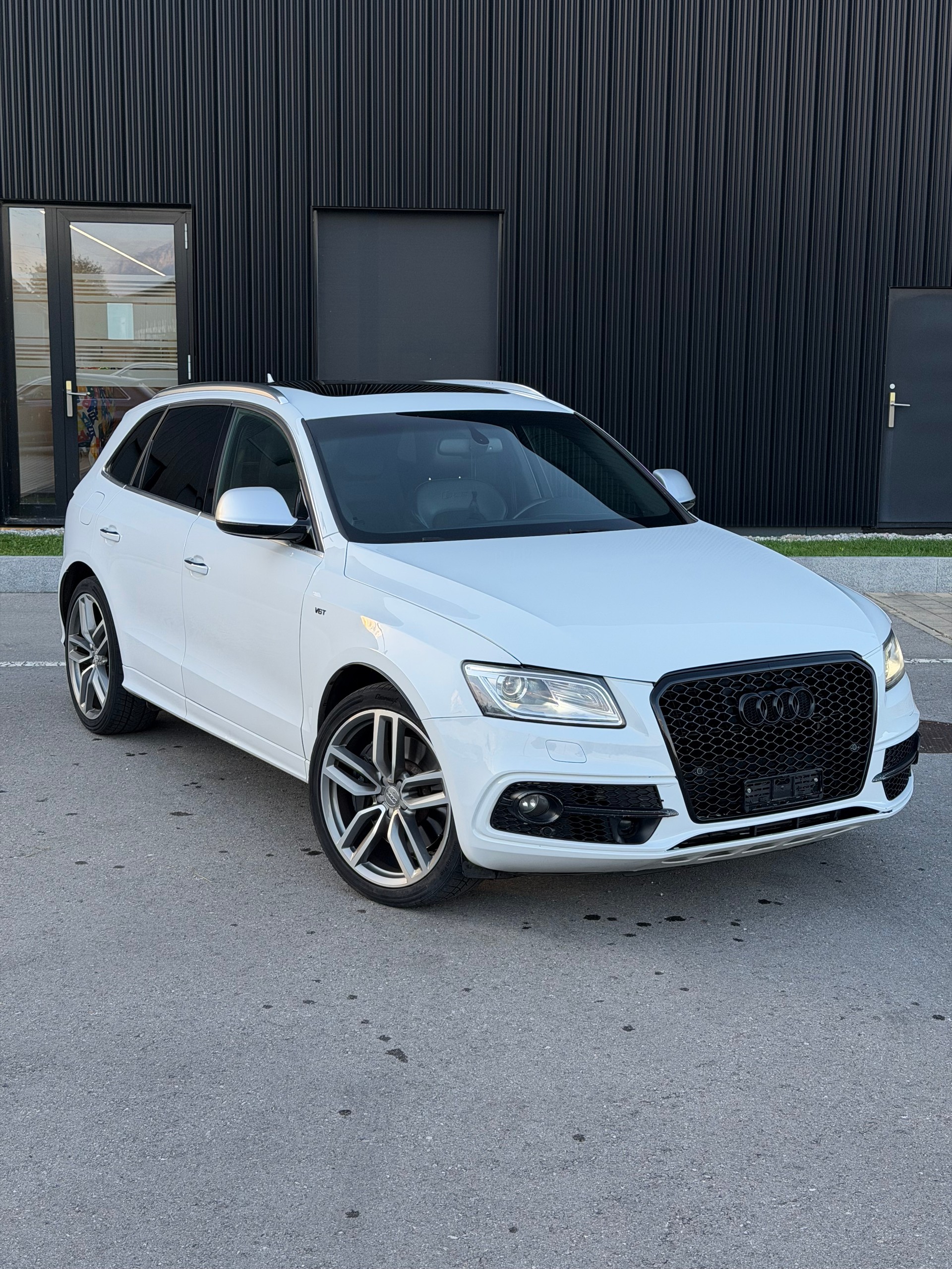 AUDI SQ5 3.0 TDI quattro tiptronic-image-14