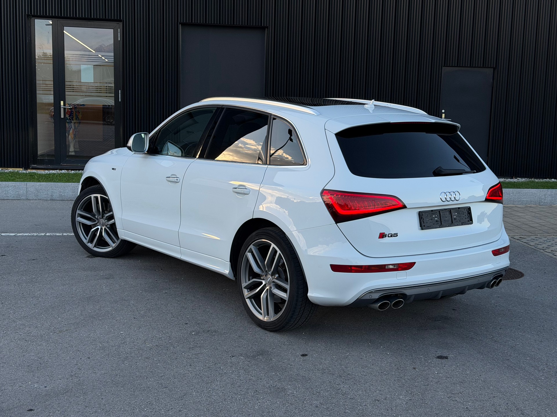 AUDI SQ5 3.0 TDI quattro tiptronic-image-15