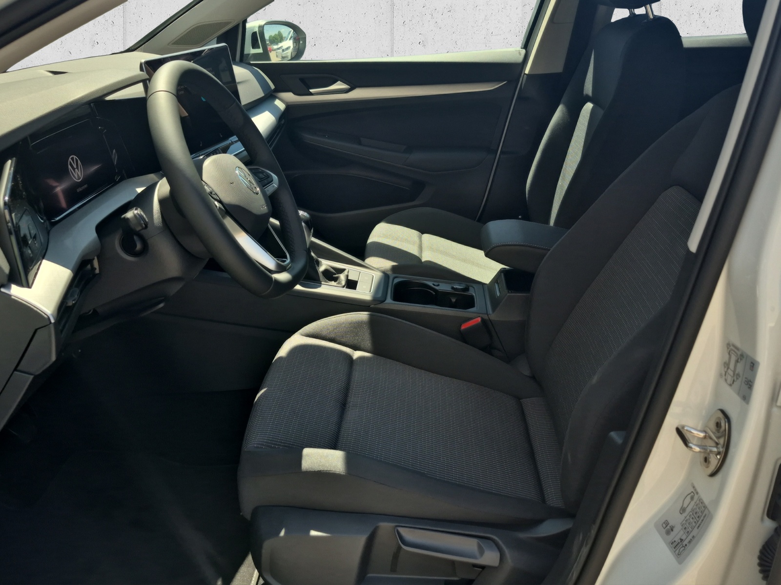 VW Golf 1.5 TSI Basis-image-8