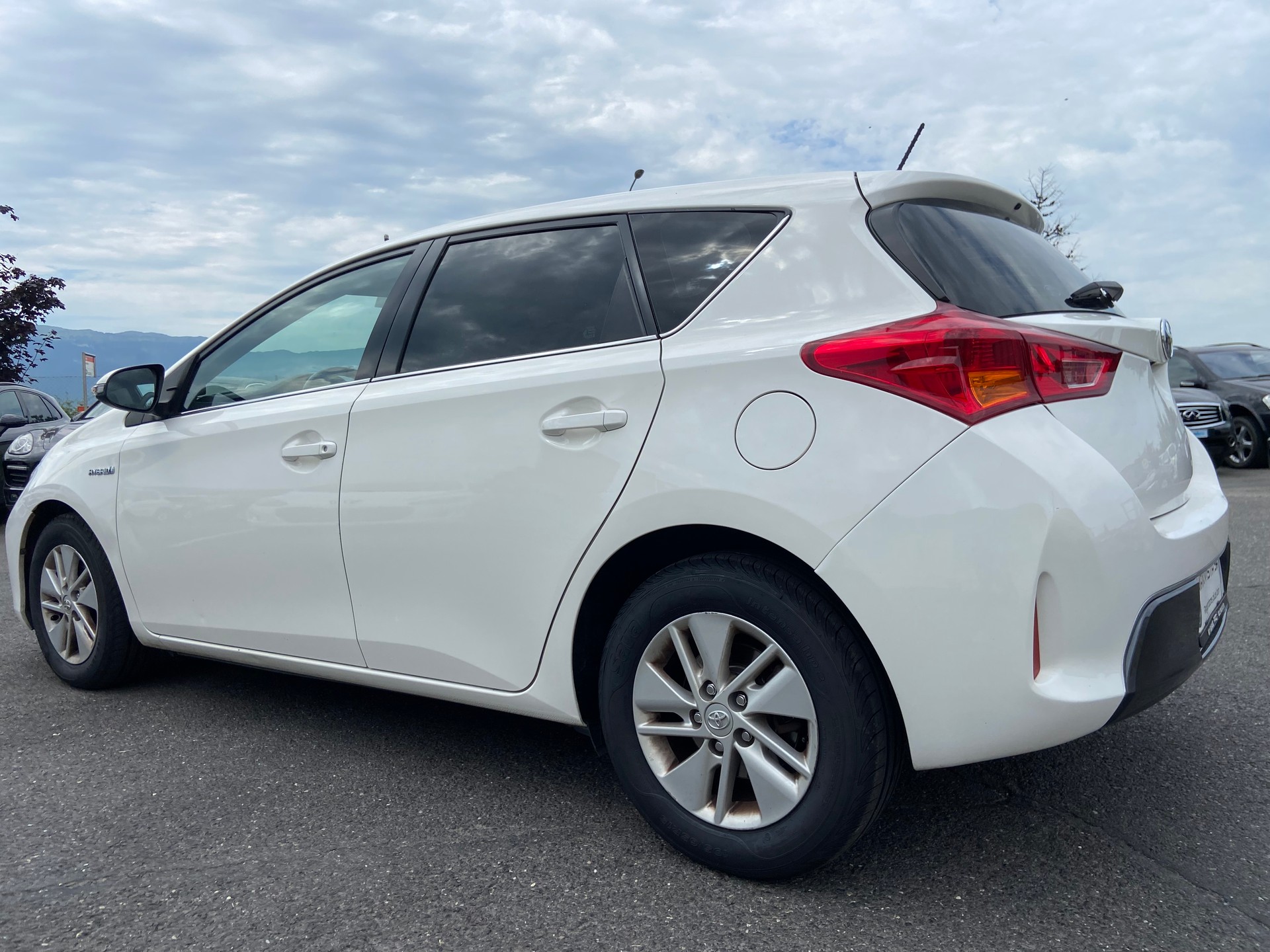 TOYOTA Auris 1.8 16V HSD Linea Luna ***Prix Fixe***-image-5