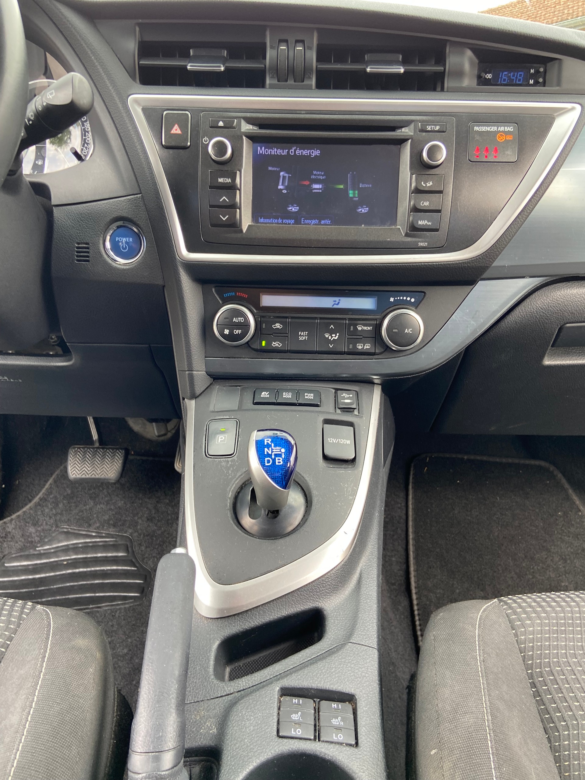 TOYOTA Auris 1.8 16V HSD Linea Luna ***Prix Fixe***-image-8