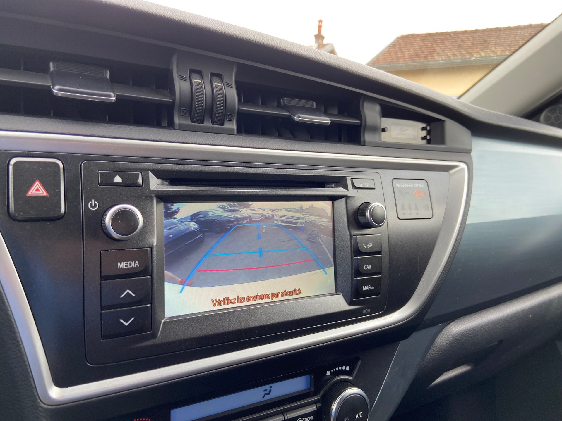 TOYOTA Auris 1.8 16V HSD Linea Luna ***Prix Fixe***-image-9