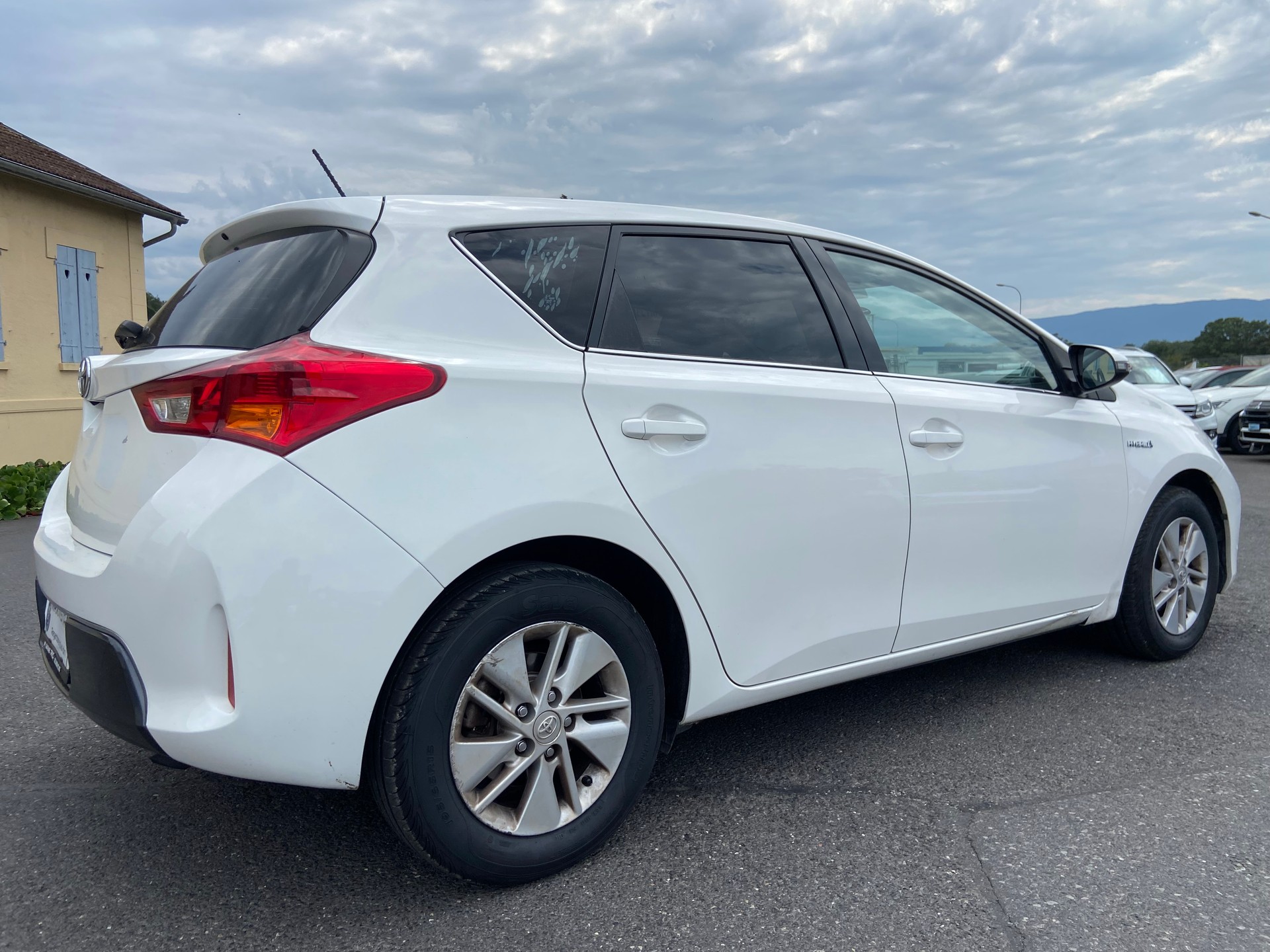 TOYOTA Auris 1.8 16V HSD Linea Luna ***Prix Fixe***-image-3