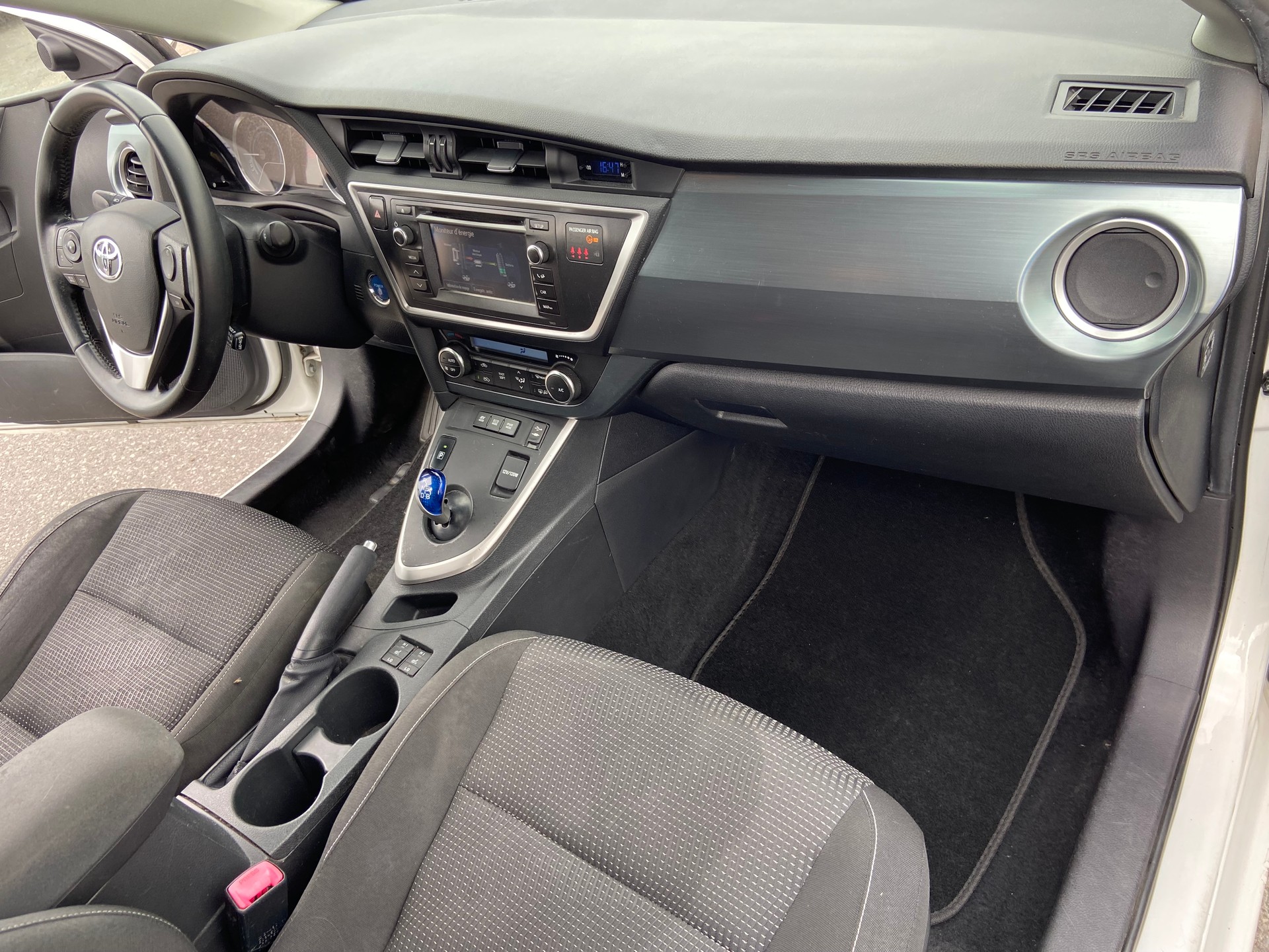 TOYOTA Auris 1.8 16V HSD Linea Luna ***Prix Fixe***-image-11