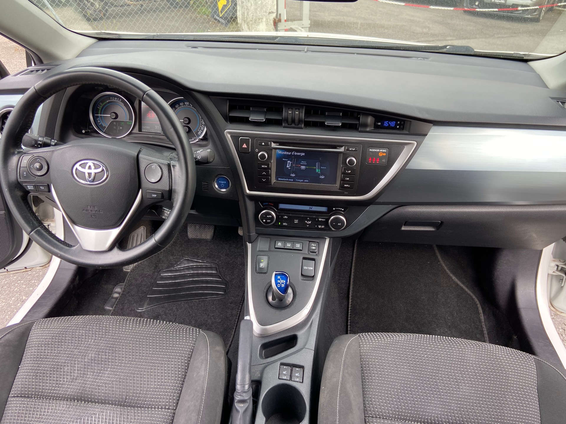 TOYOTA Auris 1.8 16V HSD Linea Luna ***Prix Fixe***-image-6