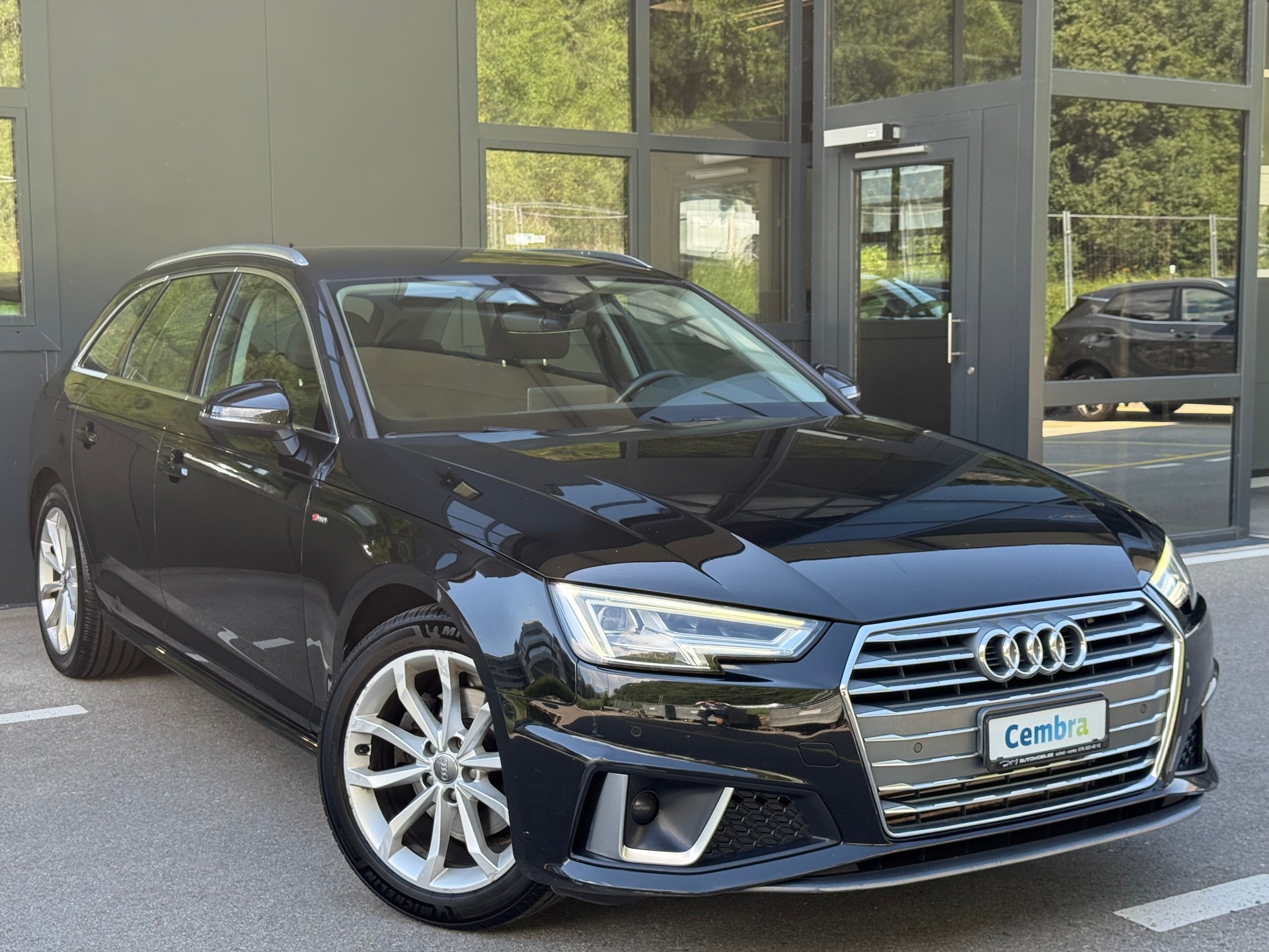AUDI A4 Avant 40 TFSI Sport S-tronic-image-0
