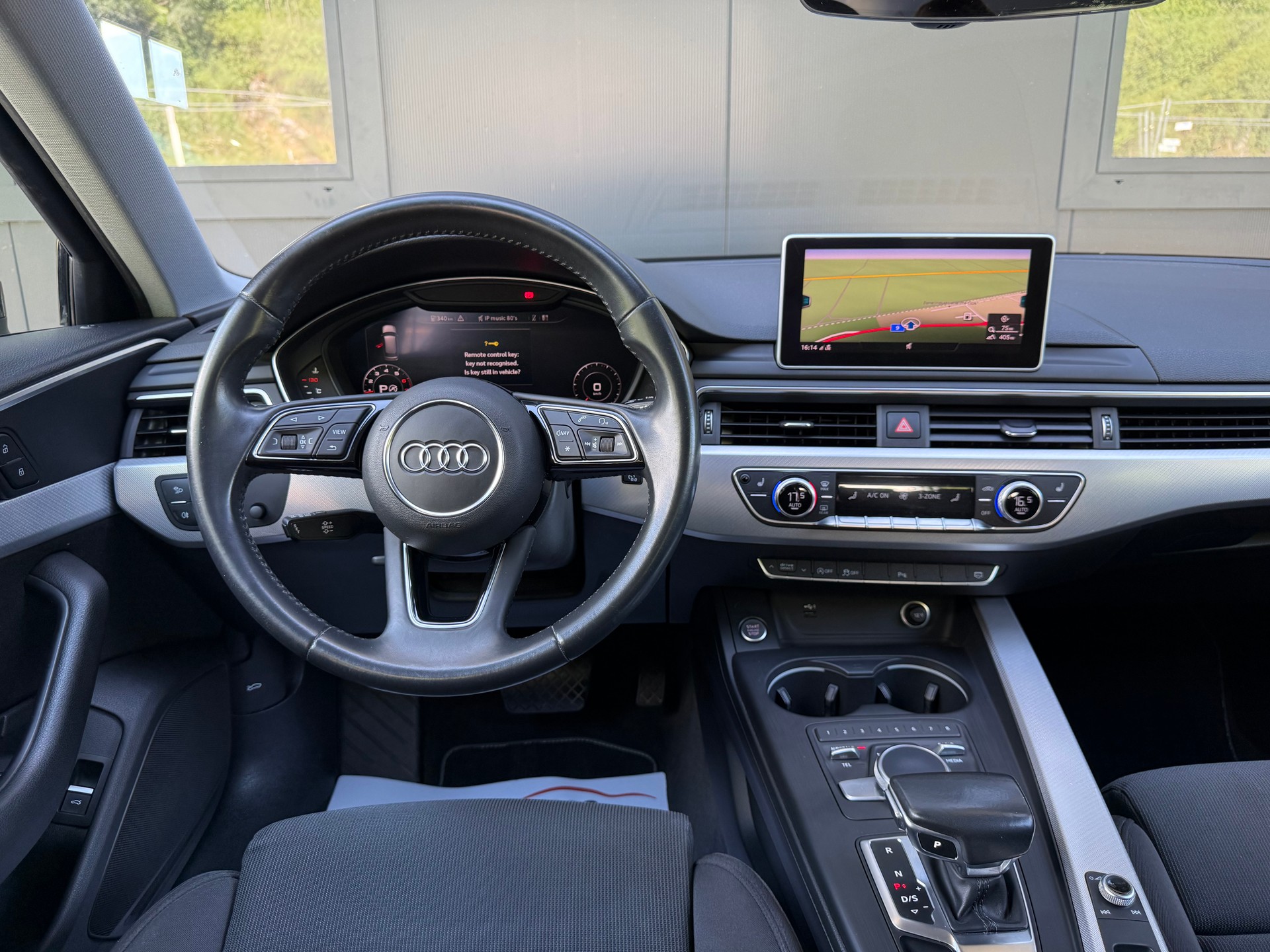 AUDI A4 Avant 40 TFSI Sport S-tronic-image-12