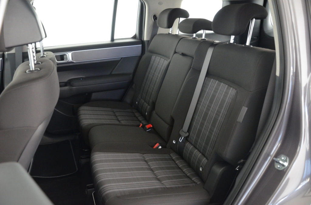 HYUNDAI Santa Fe 1.6 PHEV Premium 4WD-image-12