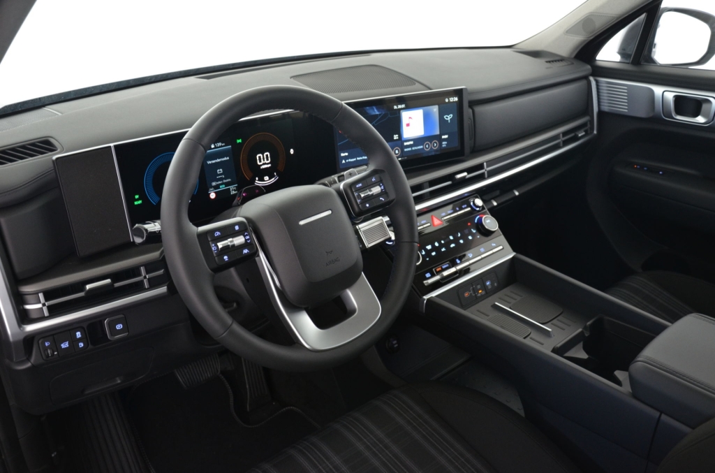 HYUNDAI Santa Fe 1.6 PHEV Premium 4WD-image-9