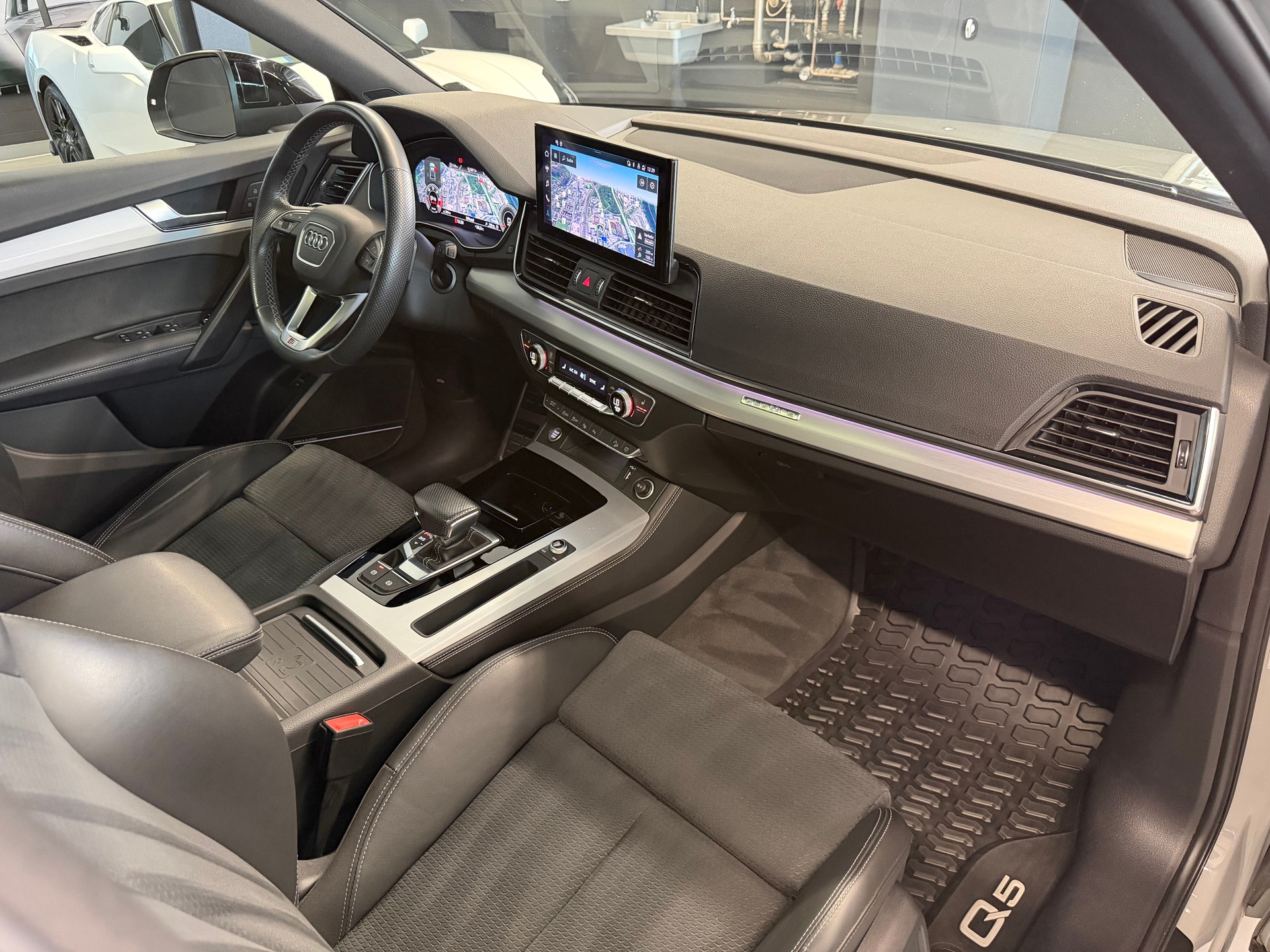 AUDI Q5 50 TDI S-line Black Edition quattro tiptronic-image-12