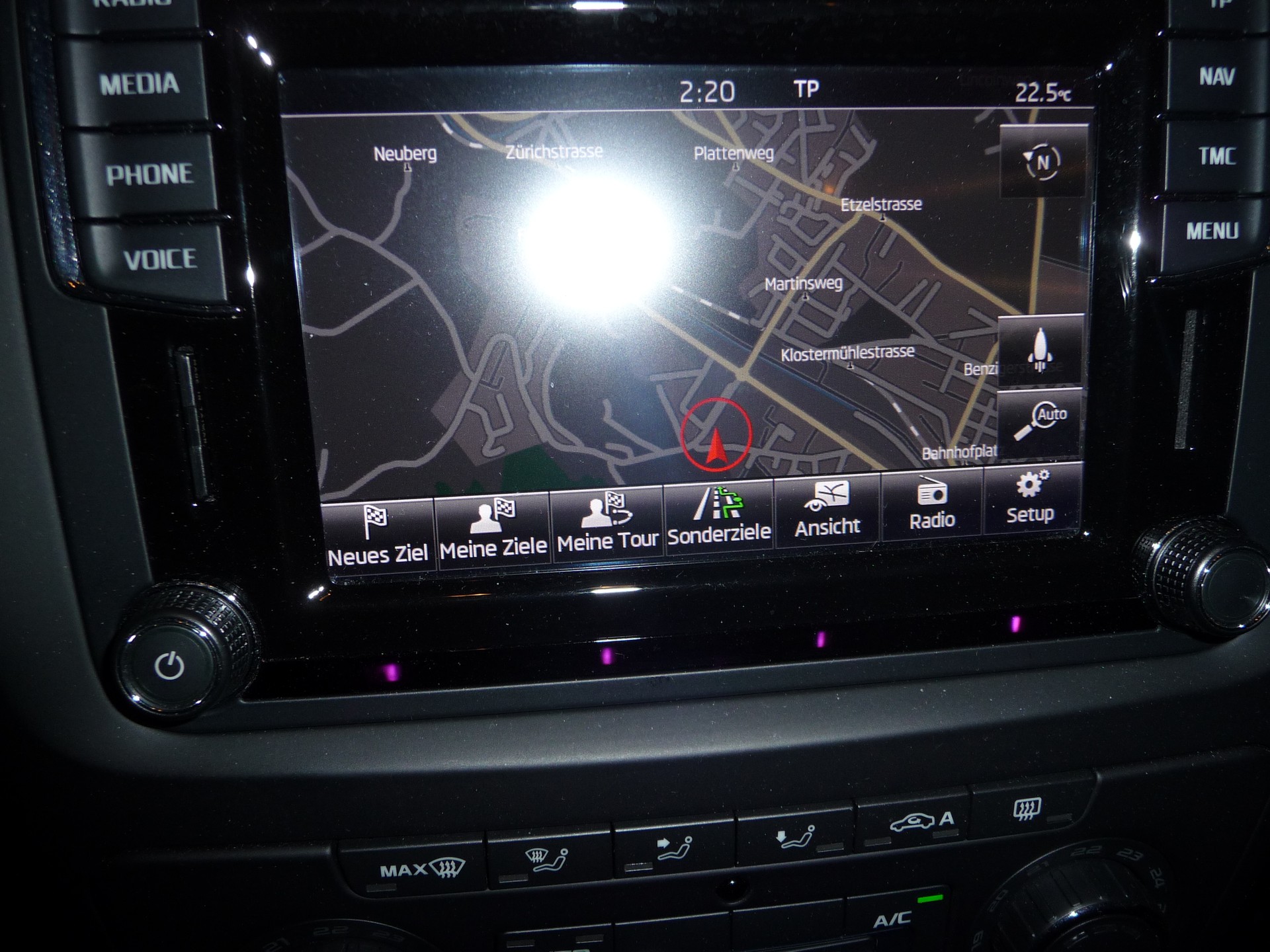 SKODA Yeti 1.4 TSI Active 4x2 DSG-image-18
