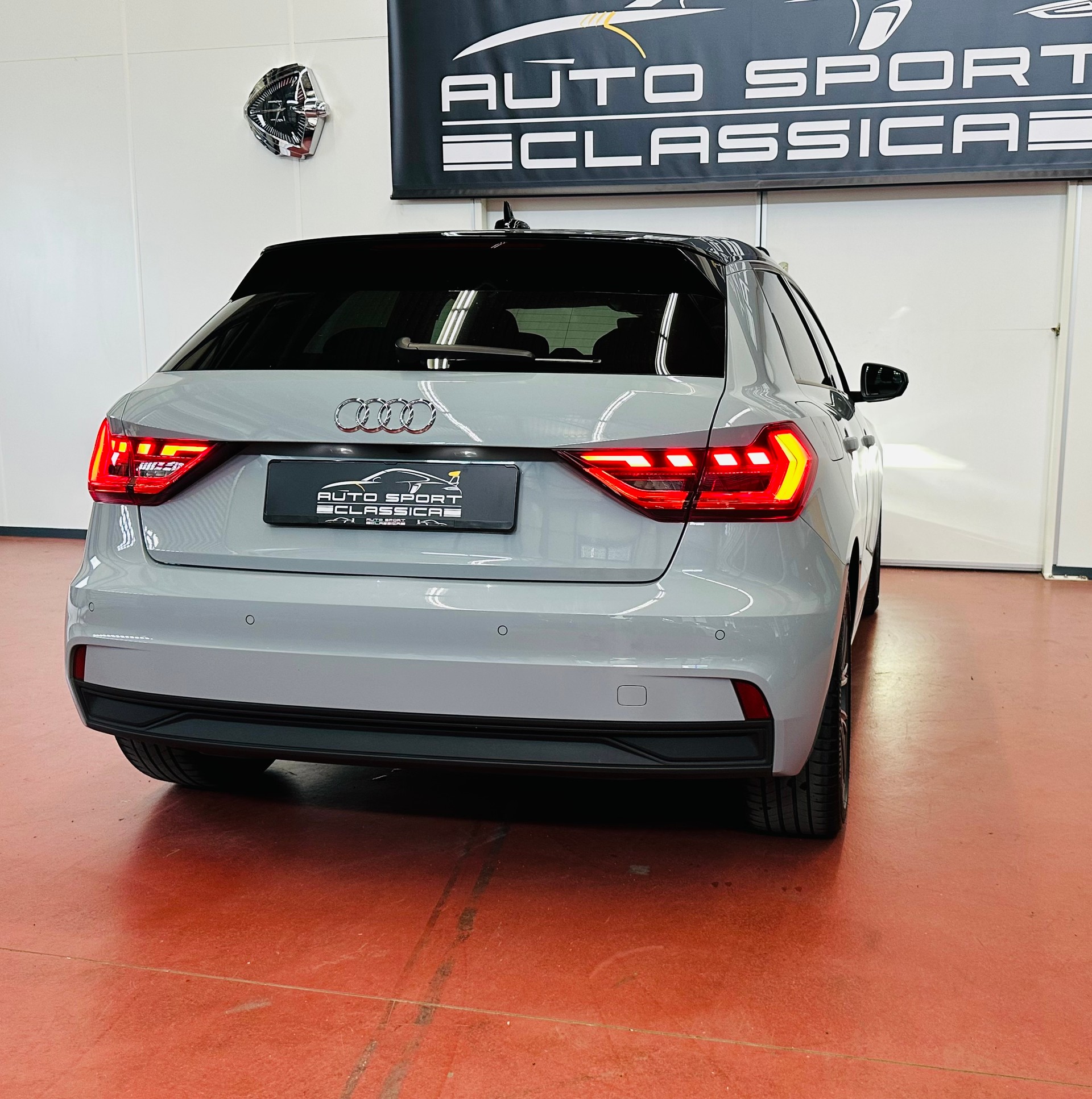 AUDI A1 Sportback 30 TFSI S Line Attraction S-tronic-image-3