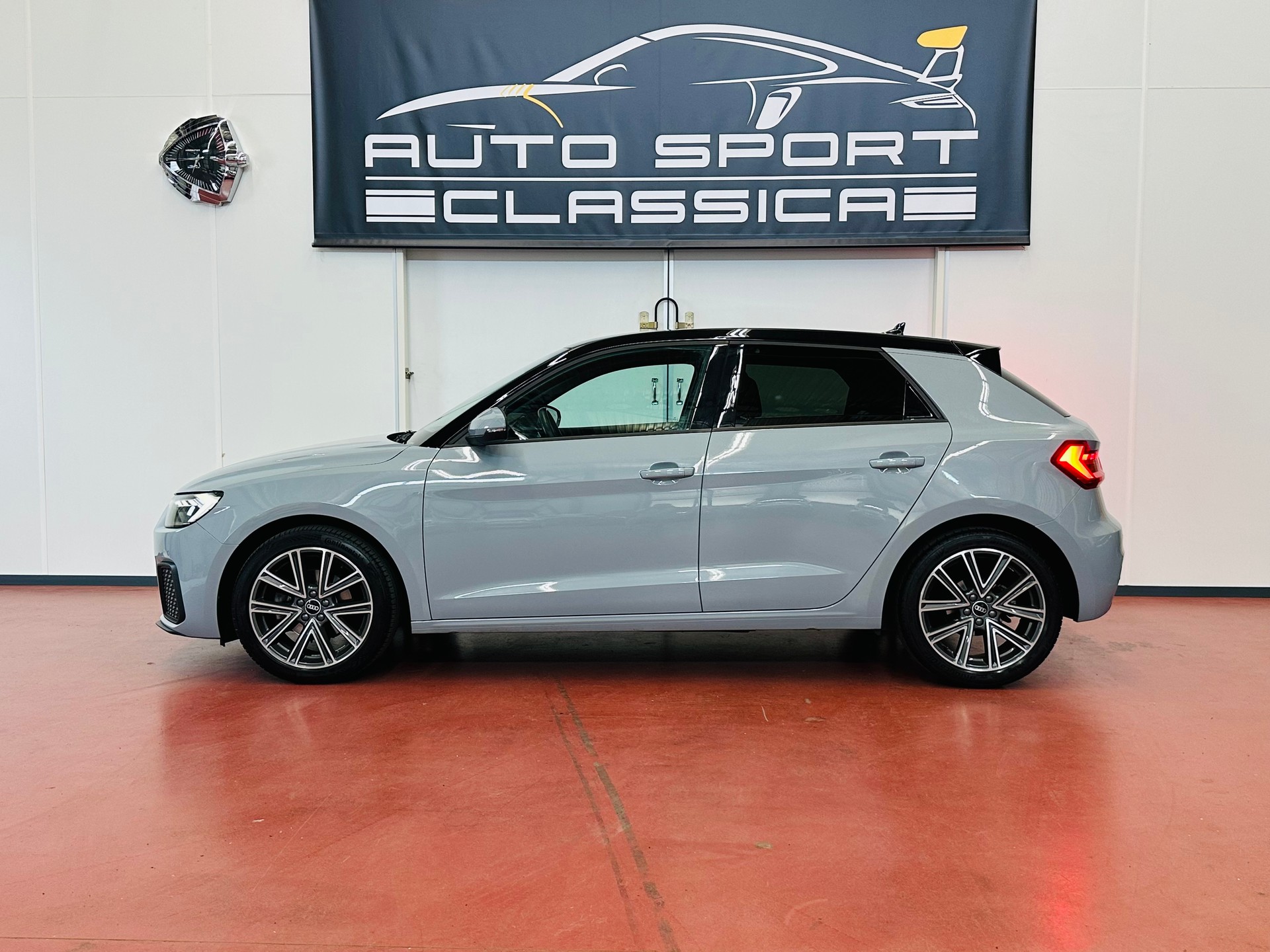 AUDI A1 Sportback 30 TFSI S Line Attraction S-tronic-image-1