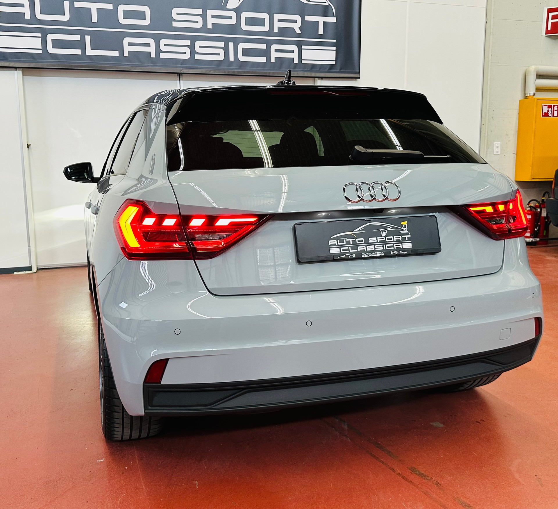 AUDI A1 Sportback 30 TFSI S Line Attraction S-tronic-image-9