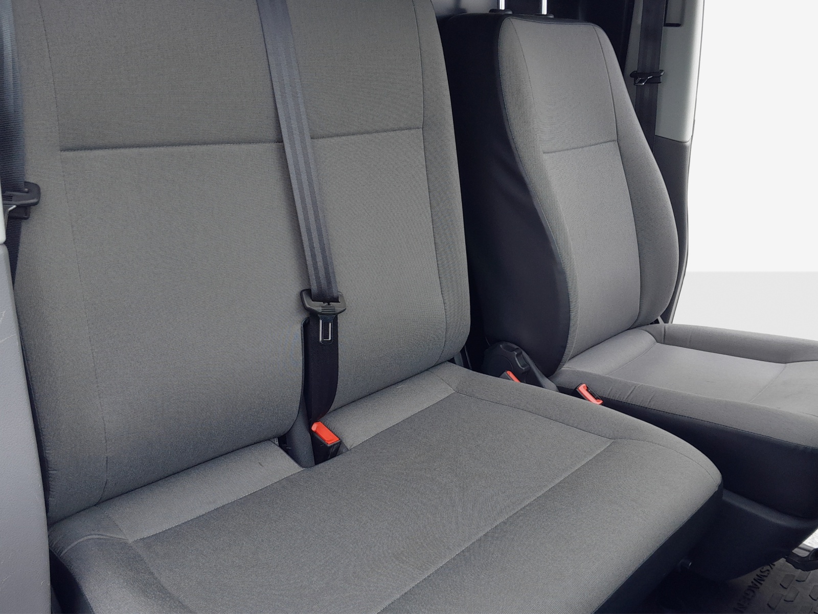 VW T6.1 2.0 TDI DSG-image-11