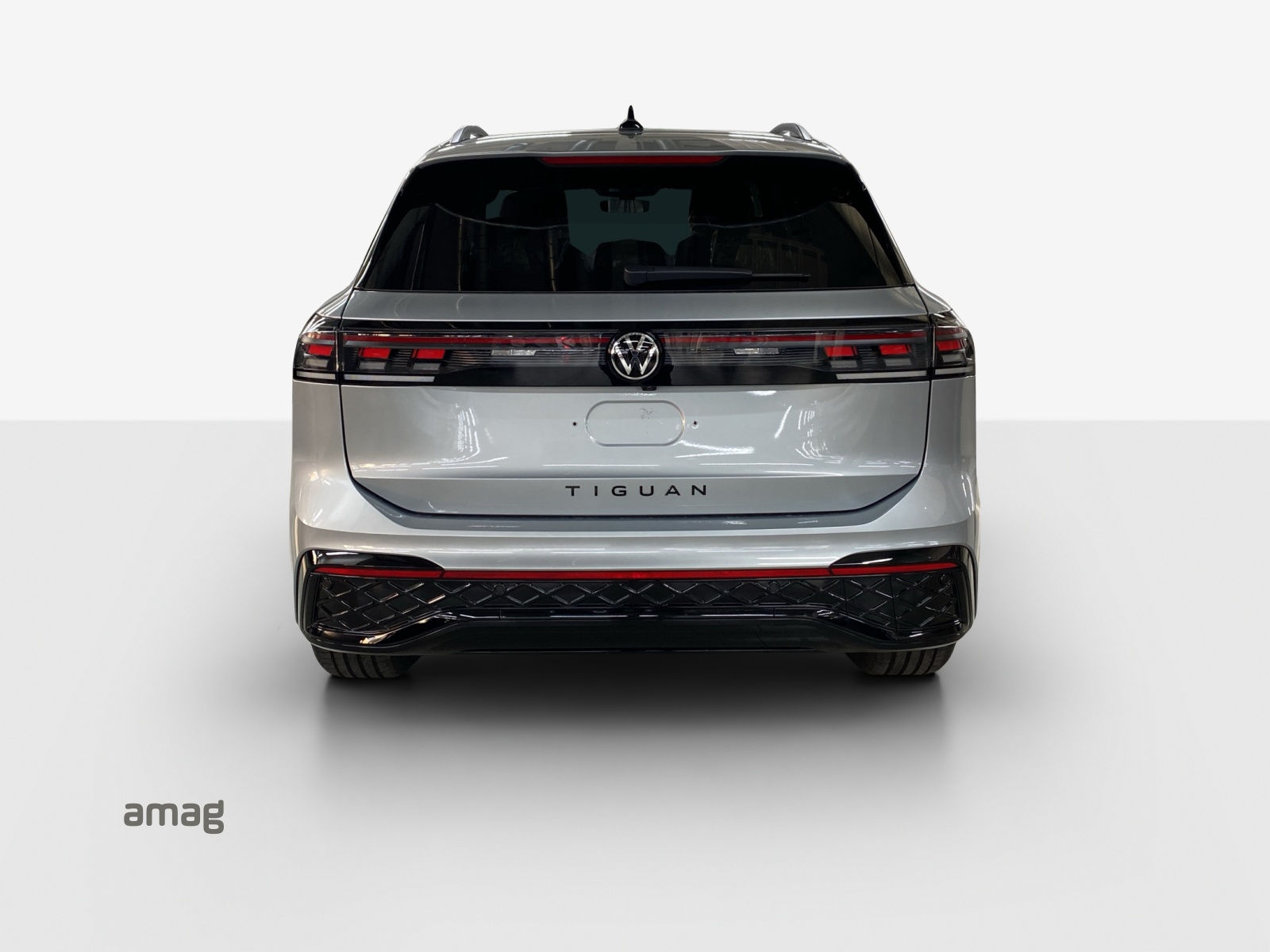 VW Tiguan 2.0 TSI DSG R-Line 4Motion-image-3