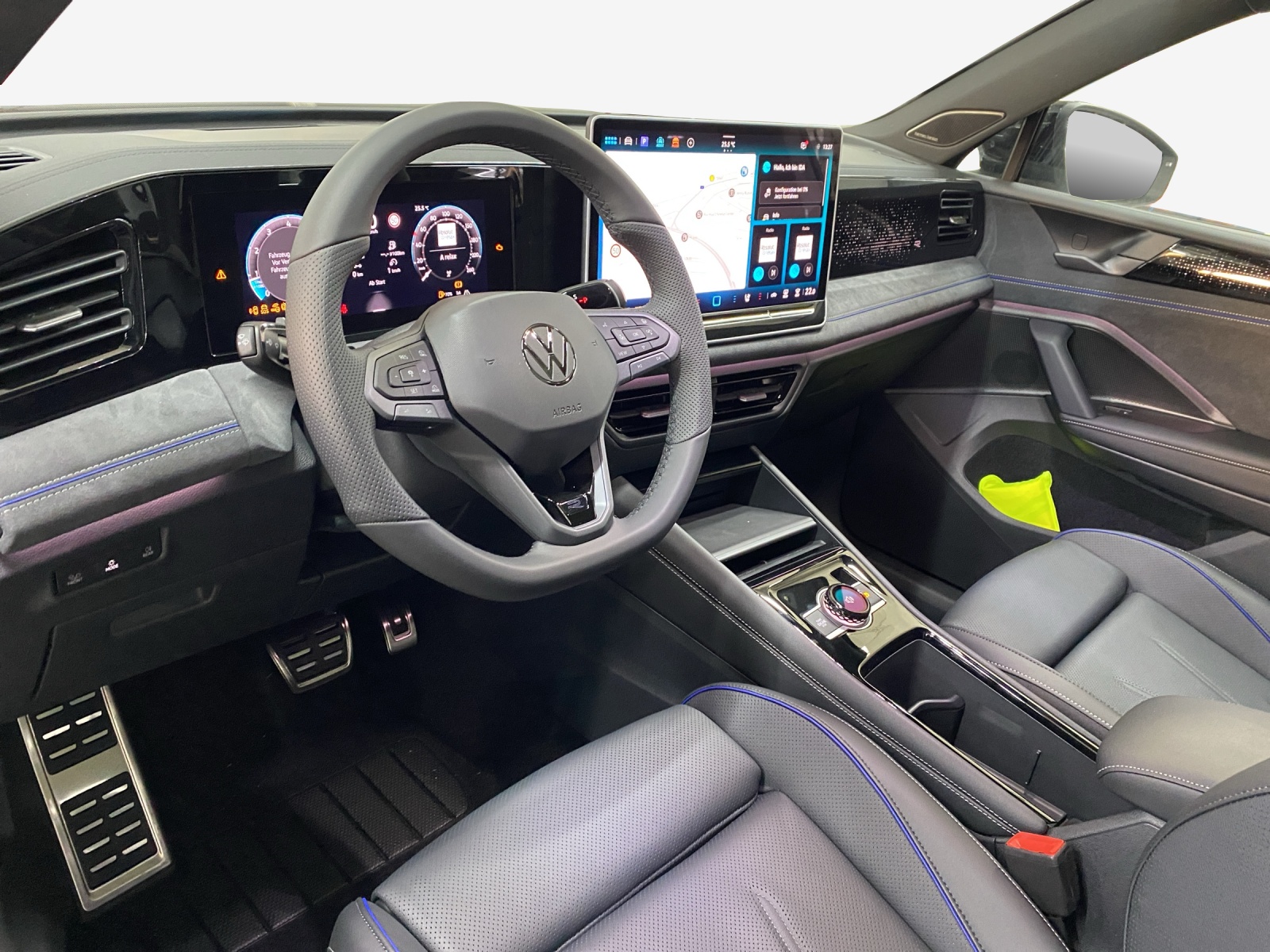 VW Tiguan 2.0 TSI DSG R-Line 4Motion-image-14