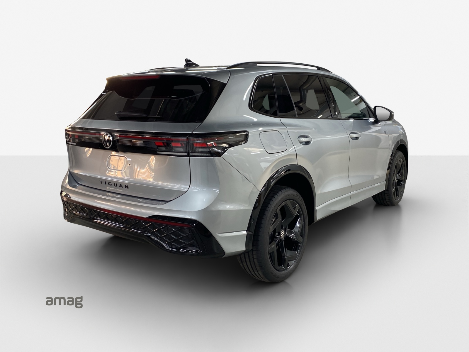 VW Tiguan 2.0 TSI DSG R-Line 4Motion-image-4