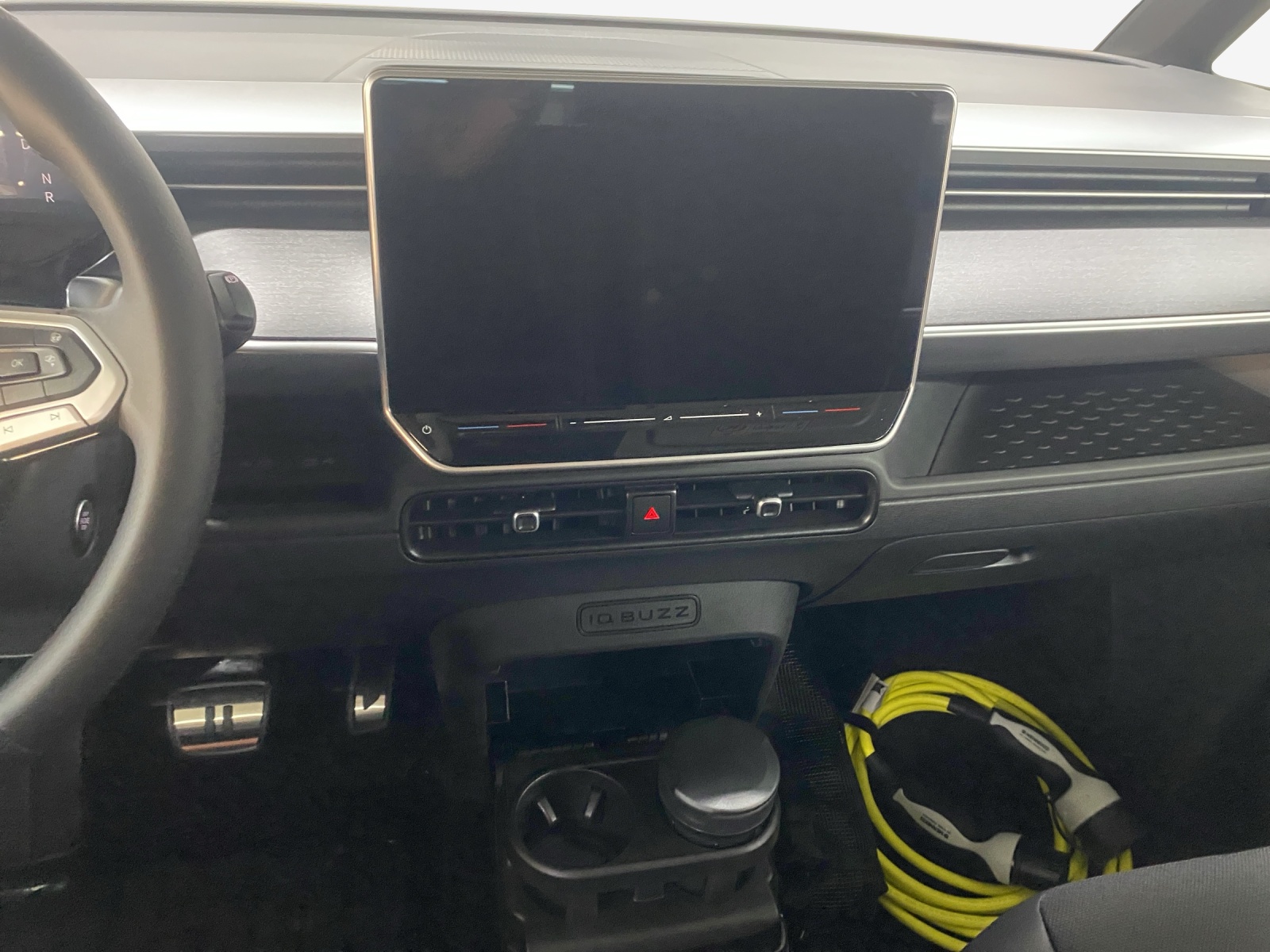 VW ID.Buzz LWB Pro 4 Motion-image-10