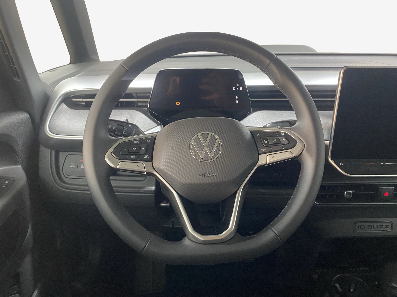 VW ID.Buzz LWB Pro 4 Motion-image-9