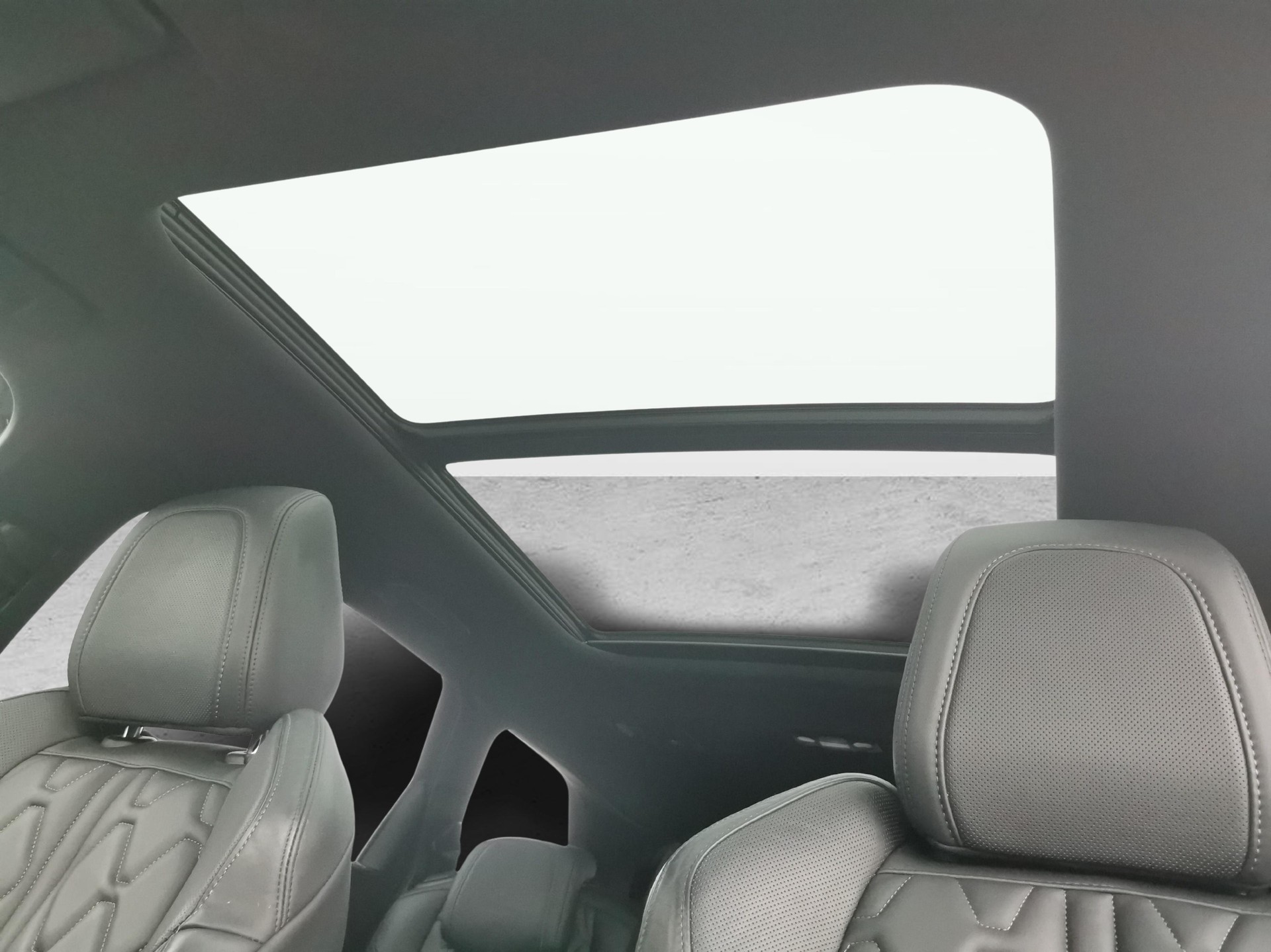 PEUGEOT 5008 1.6 PureTech GT Pack-image-9
