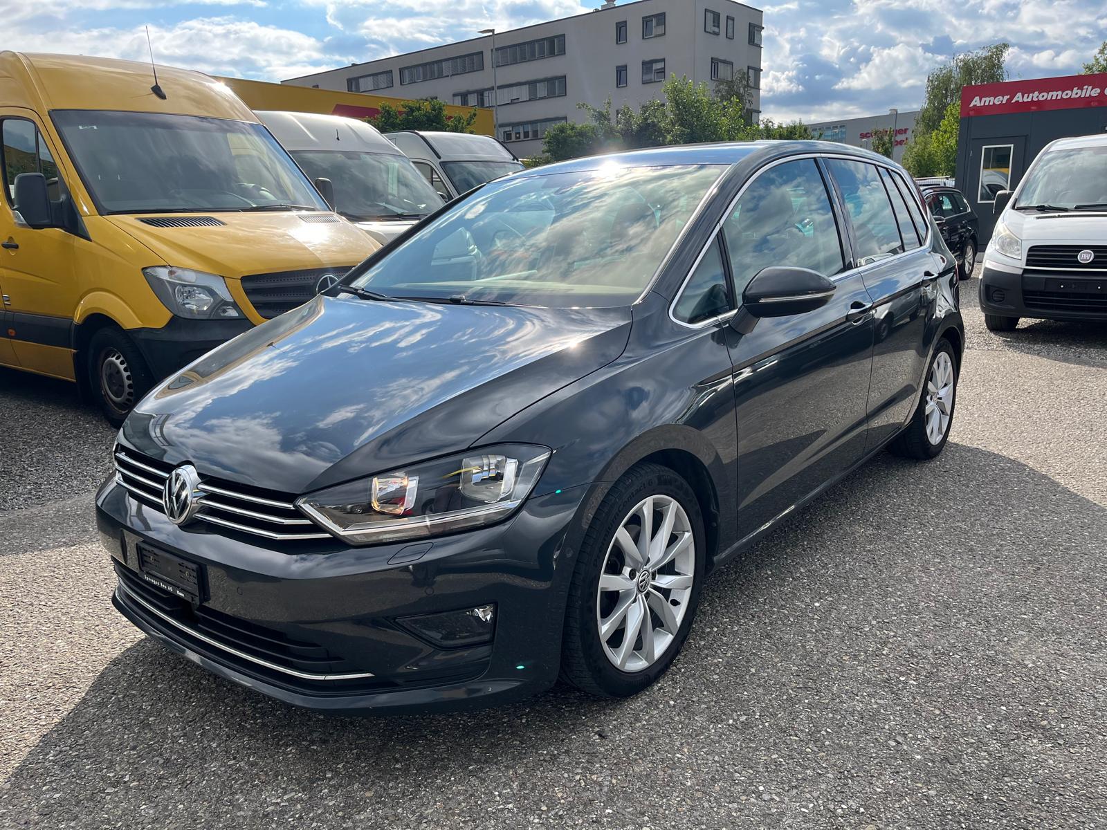 VW Golf Sportsvan 2.0 TDI Highline DSG-image-2