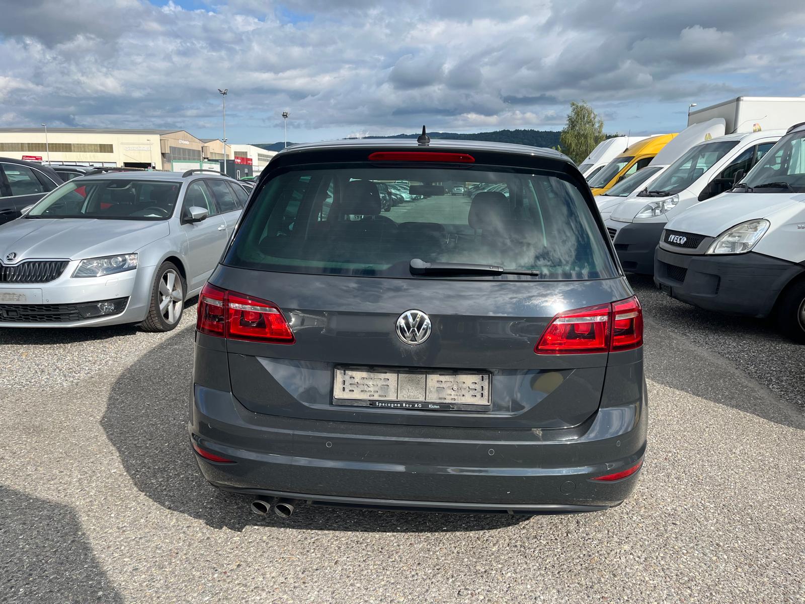 VW Golf Sportsvan 2.0 TDI Highline DSG-image-4
