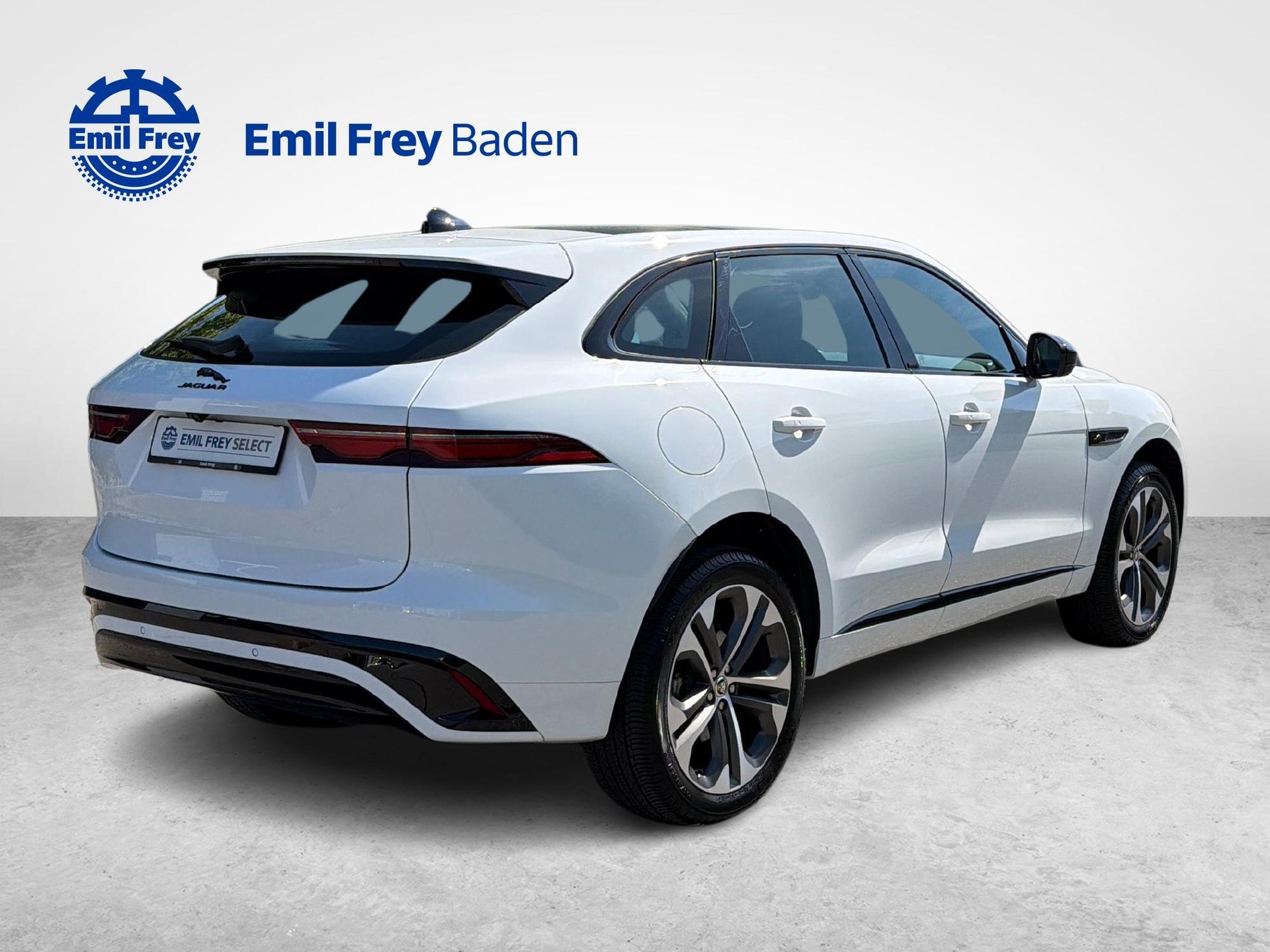 JAGUAR F-Pace 2.0 P400e R-Dynamic HSE AWD Plug In Hybrid 404PS-image-4
