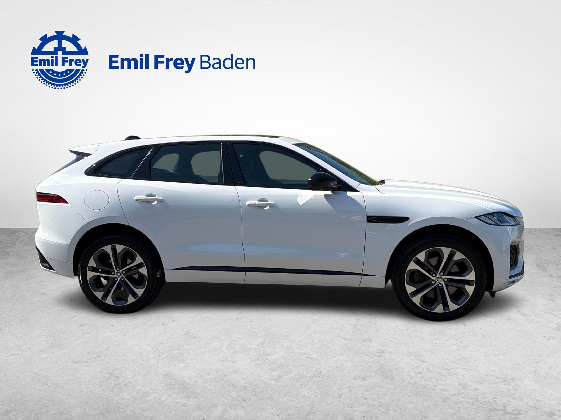 JAGUAR F-Pace 2.0 P400e R-Dynamic HSE AWD Plug In Hybrid 404PS-image-5