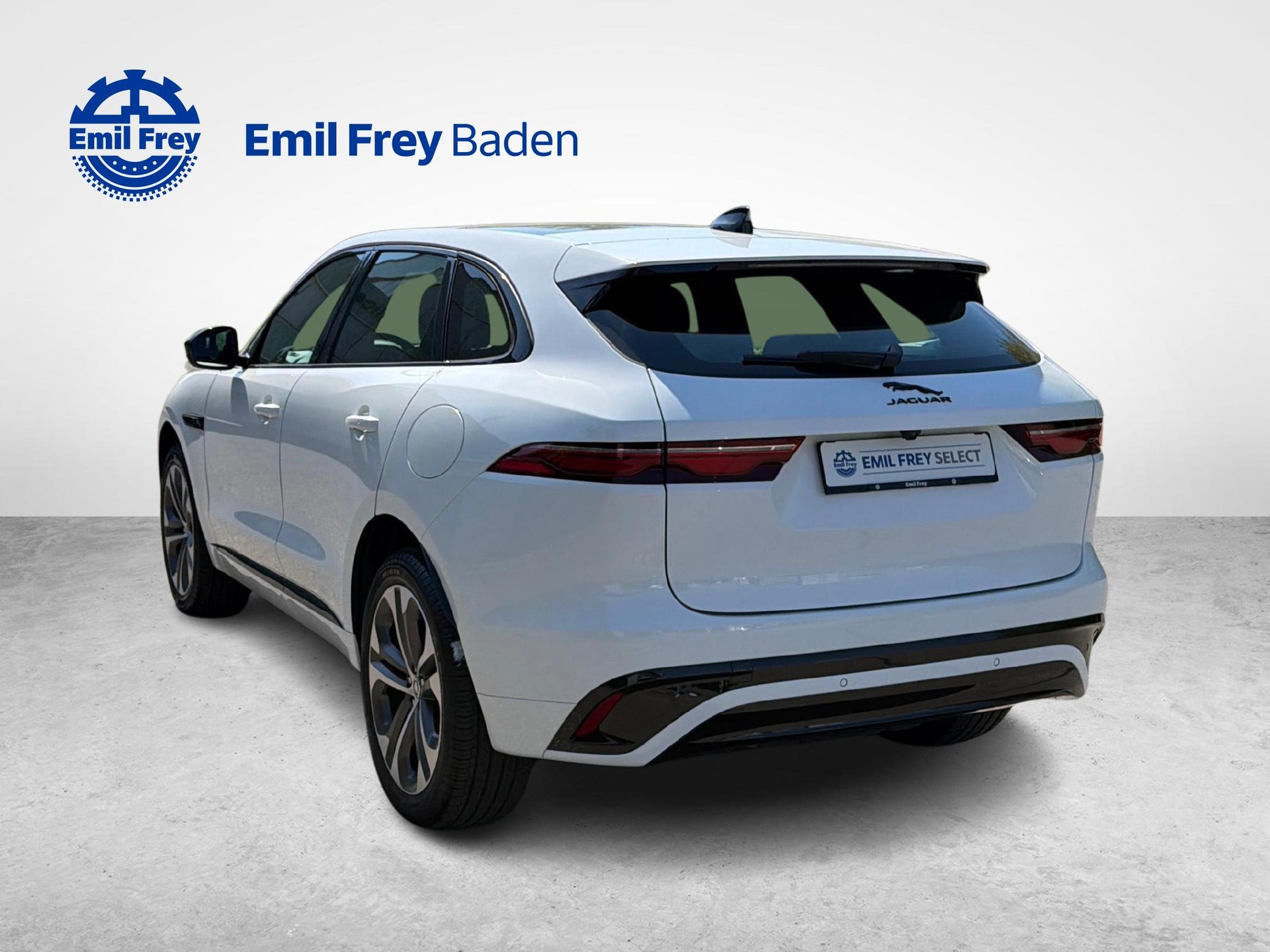 JAGUAR F-Pace 2.0 P400e R-Dynamic HSE AWD Plug In Hybrid 404PS-showroom-element-2
