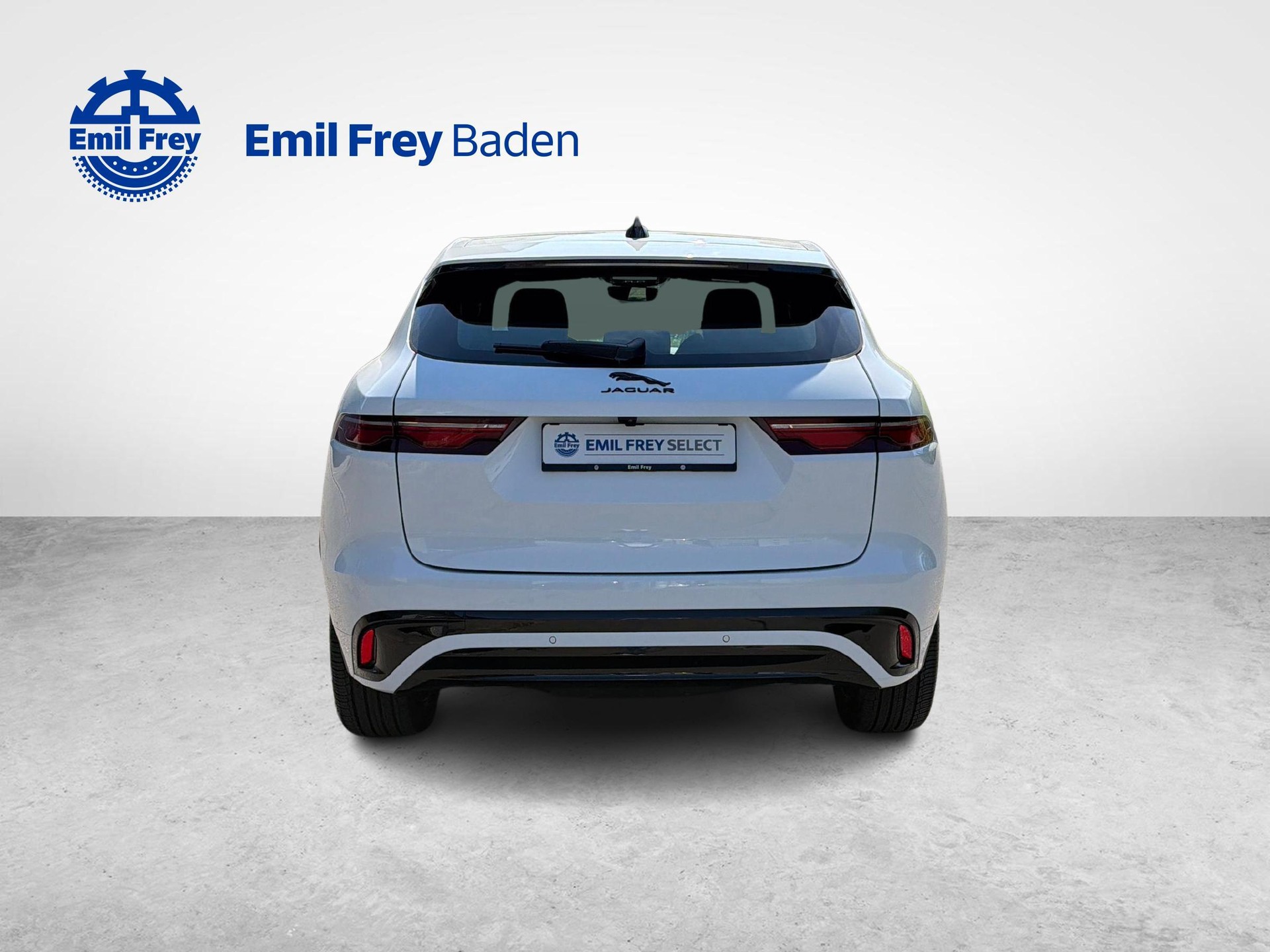 JAGUAR F-Pace 2.0 P400e R-Dynamic HSE AWD Plug In Hybrid 404PS-showroom-element-3