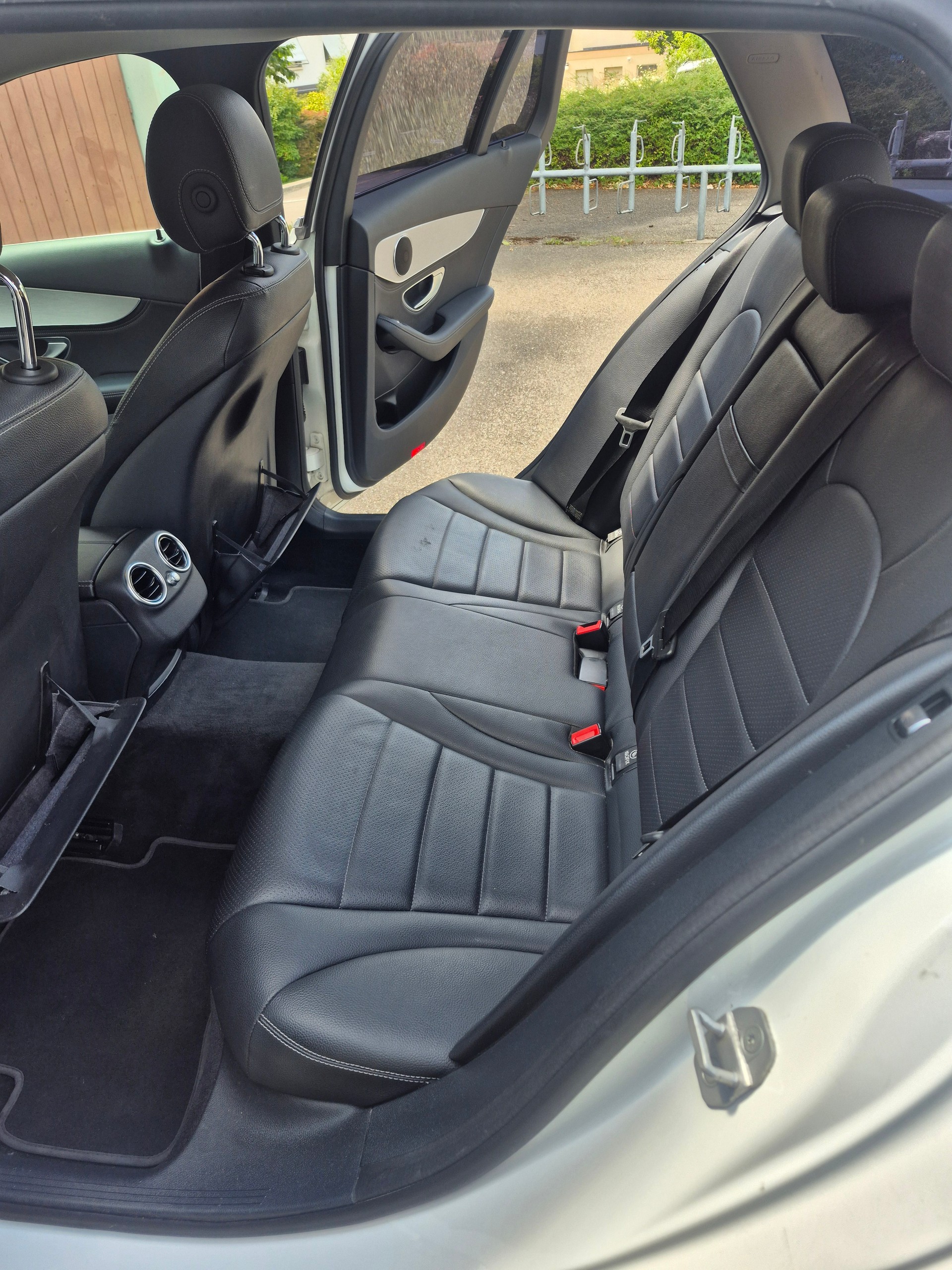 MERCEDES-BENZ C 220 BlueTec-image-5