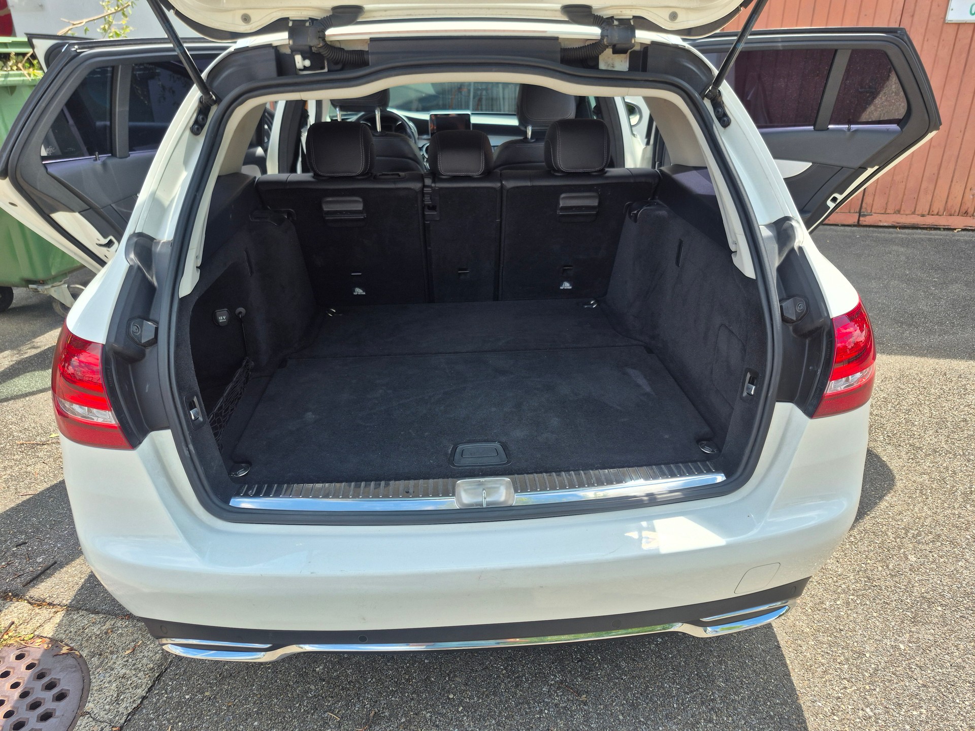 MERCEDES-BENZ C 220 BlueTec-image-2