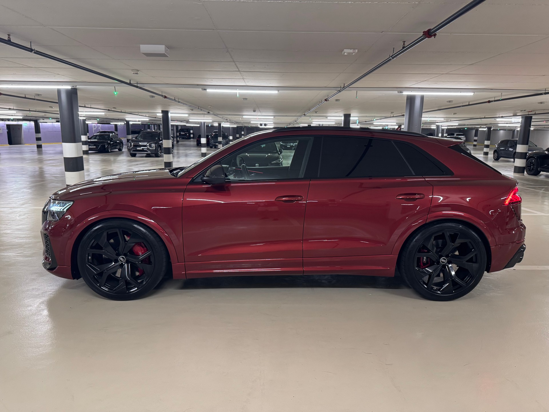 AUDI RSQ8 quattro tiptronic-image-1