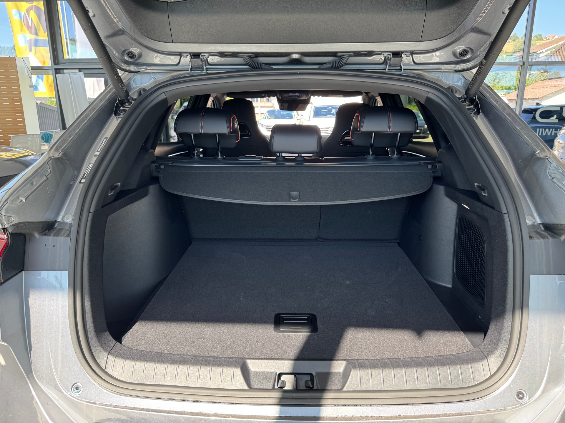 BYD Seal U DM-i Design AWD-image-25