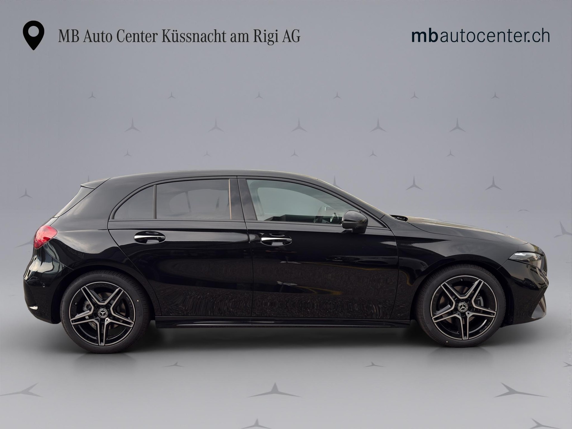 MERCEDES-BENZ A 200 Night Star AMG Line-image-7
