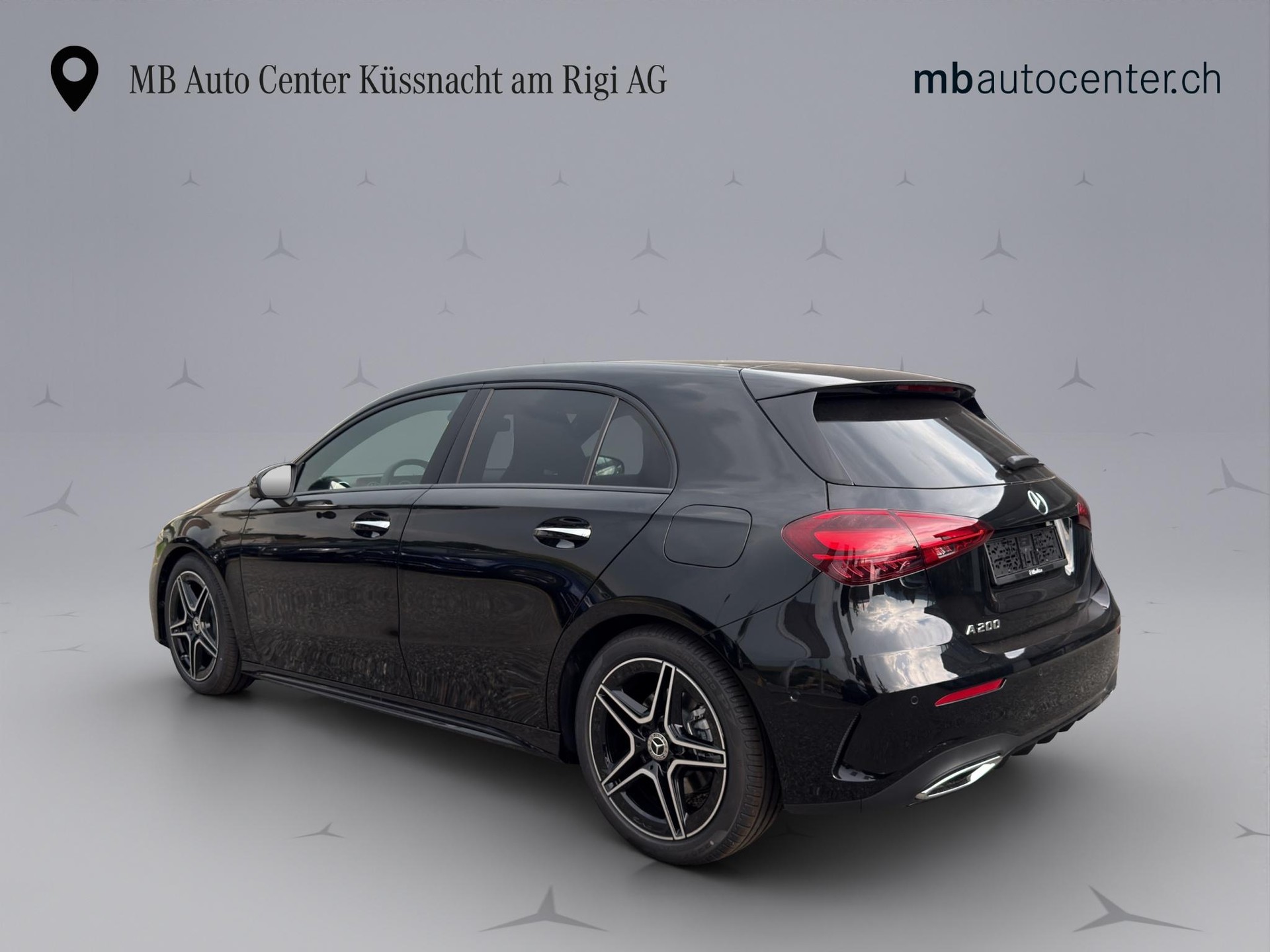MERCEDES-BENZ A 200 Night Star AMG Line-image-4